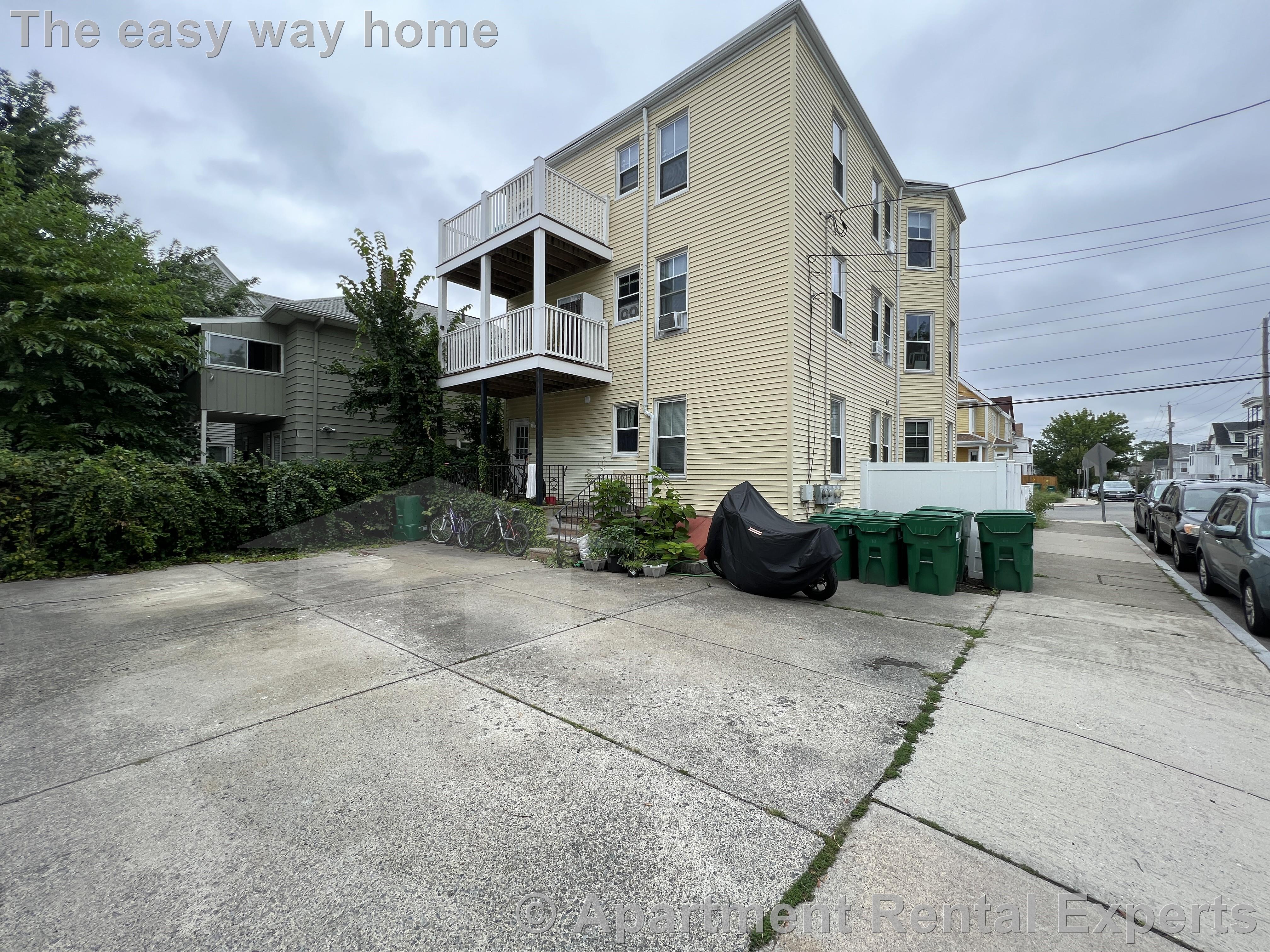 69-71 Winchester St, Tufts