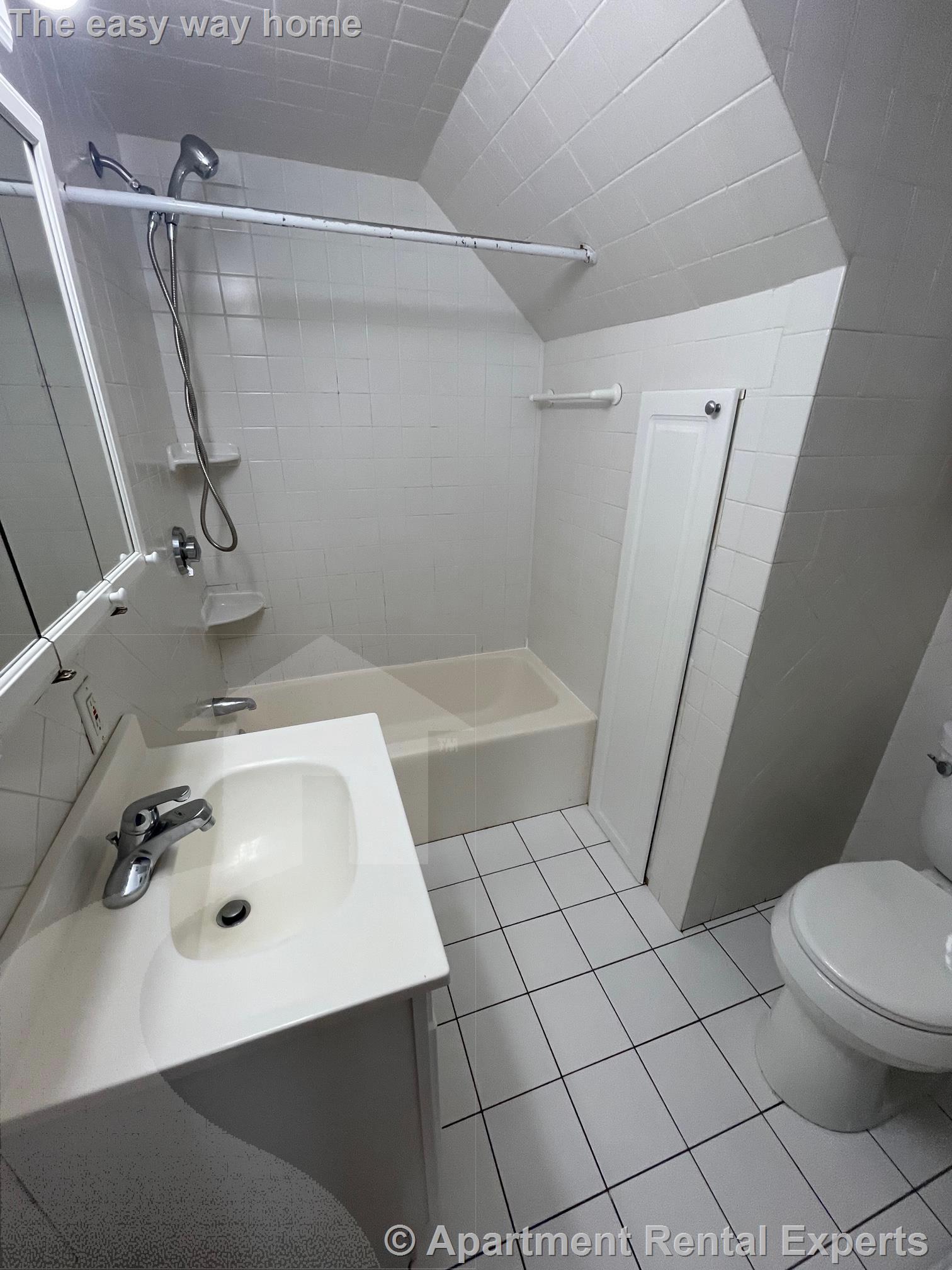 9 Locke St, Davis Square