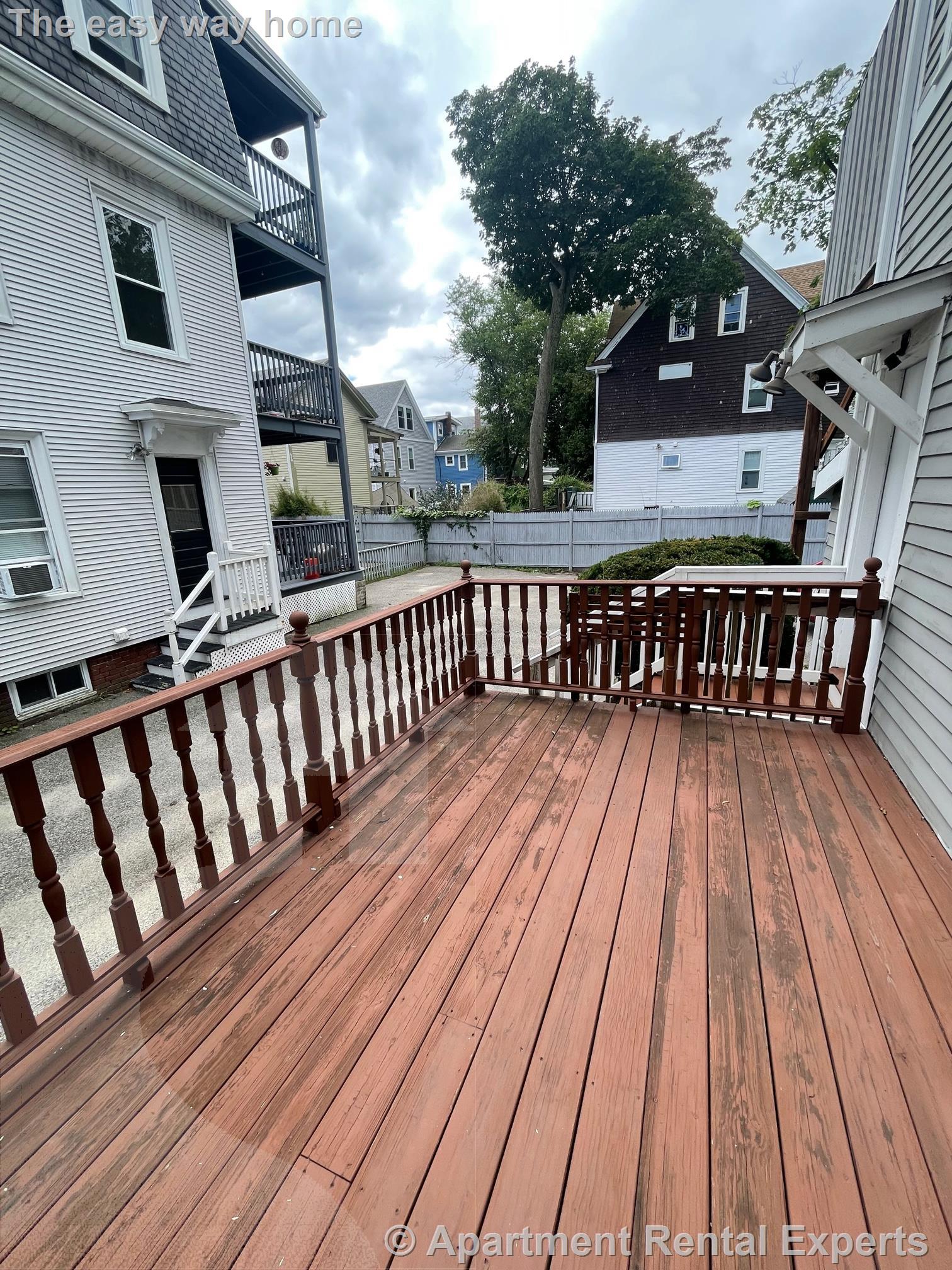 9 Locke St, Davis Square