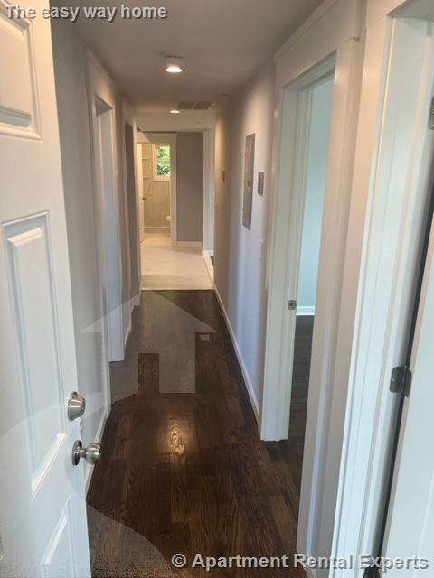 31-33 Raymond Ave, Tufts