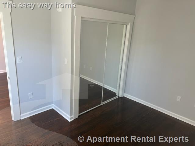 31-33 Raymond Ave, Tufts