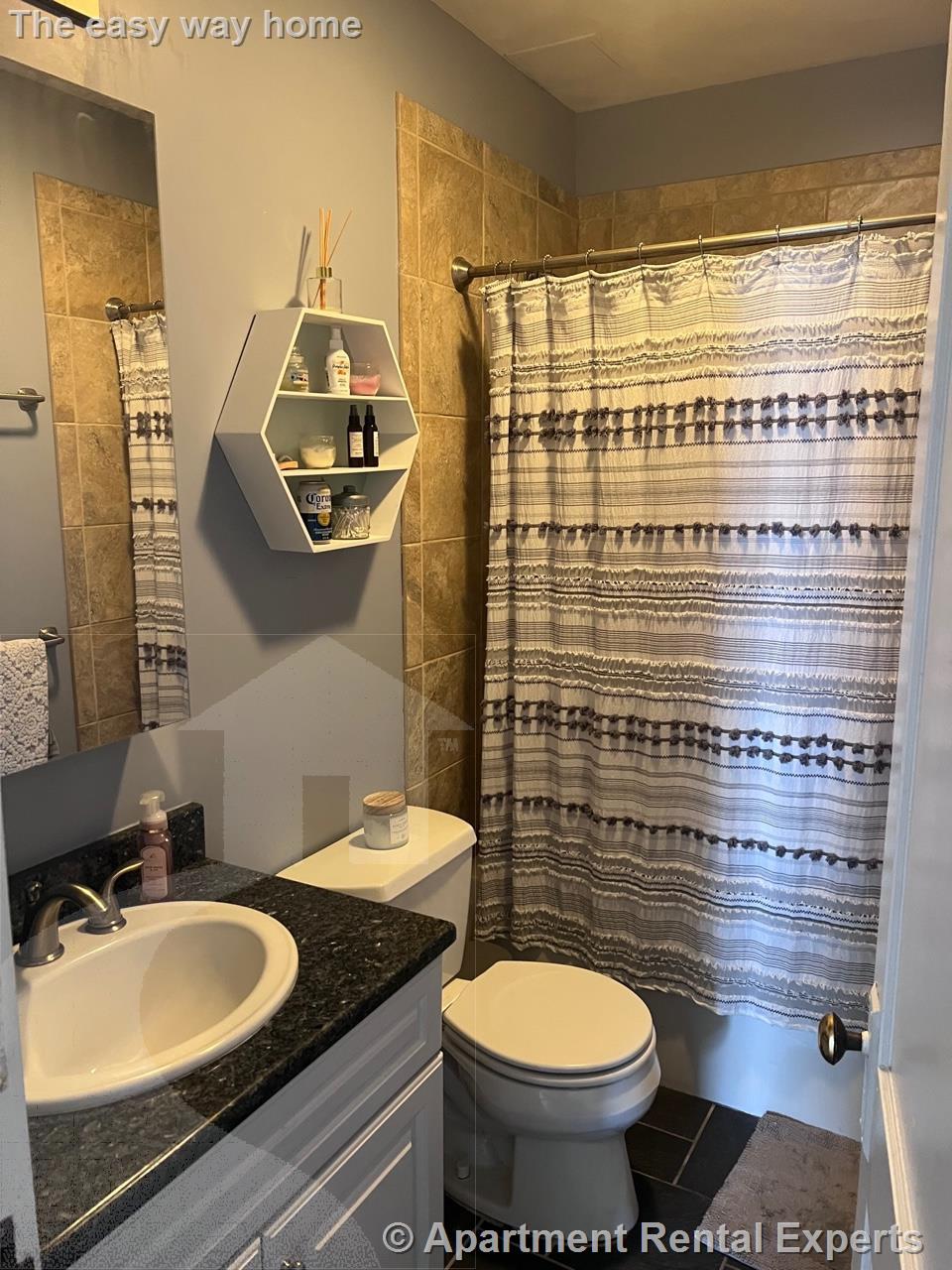 977 Broadway, Davis Square