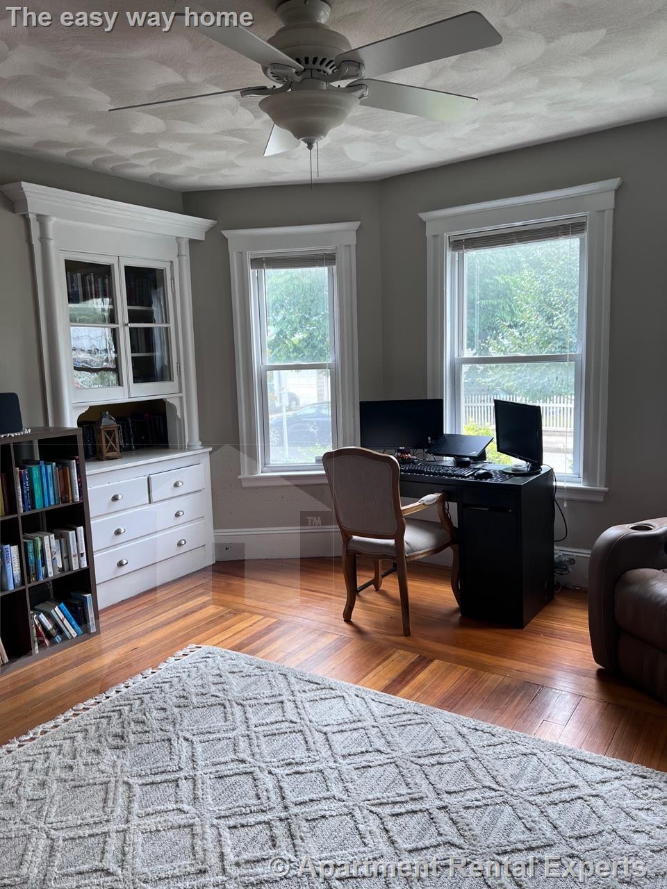 977 Broadway, Davis Square