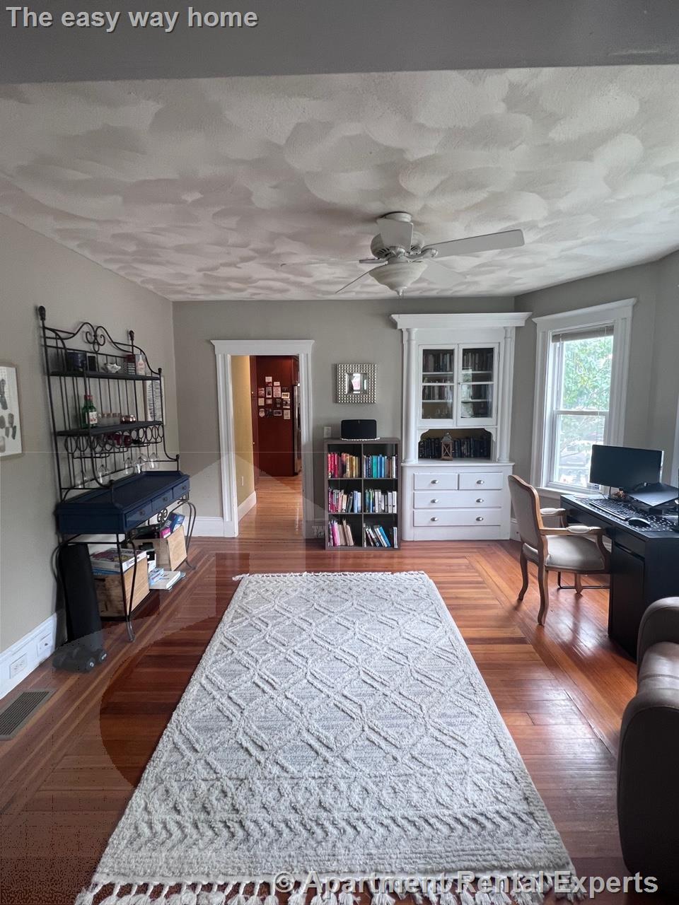 977 Broadway, Davis Square