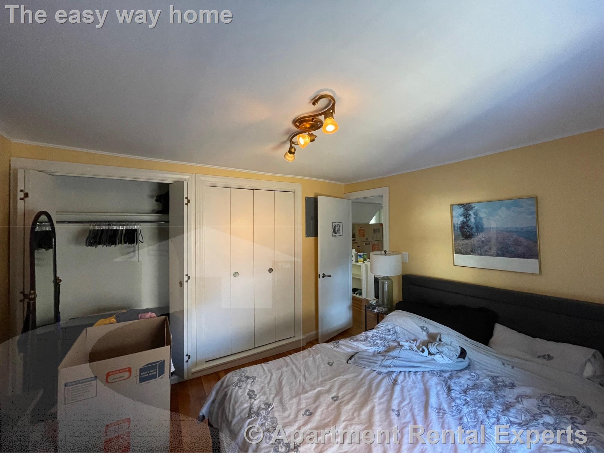 261 Mt Auburn St, Harvard Square