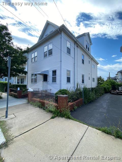 18 Frederick Ave, Tufts