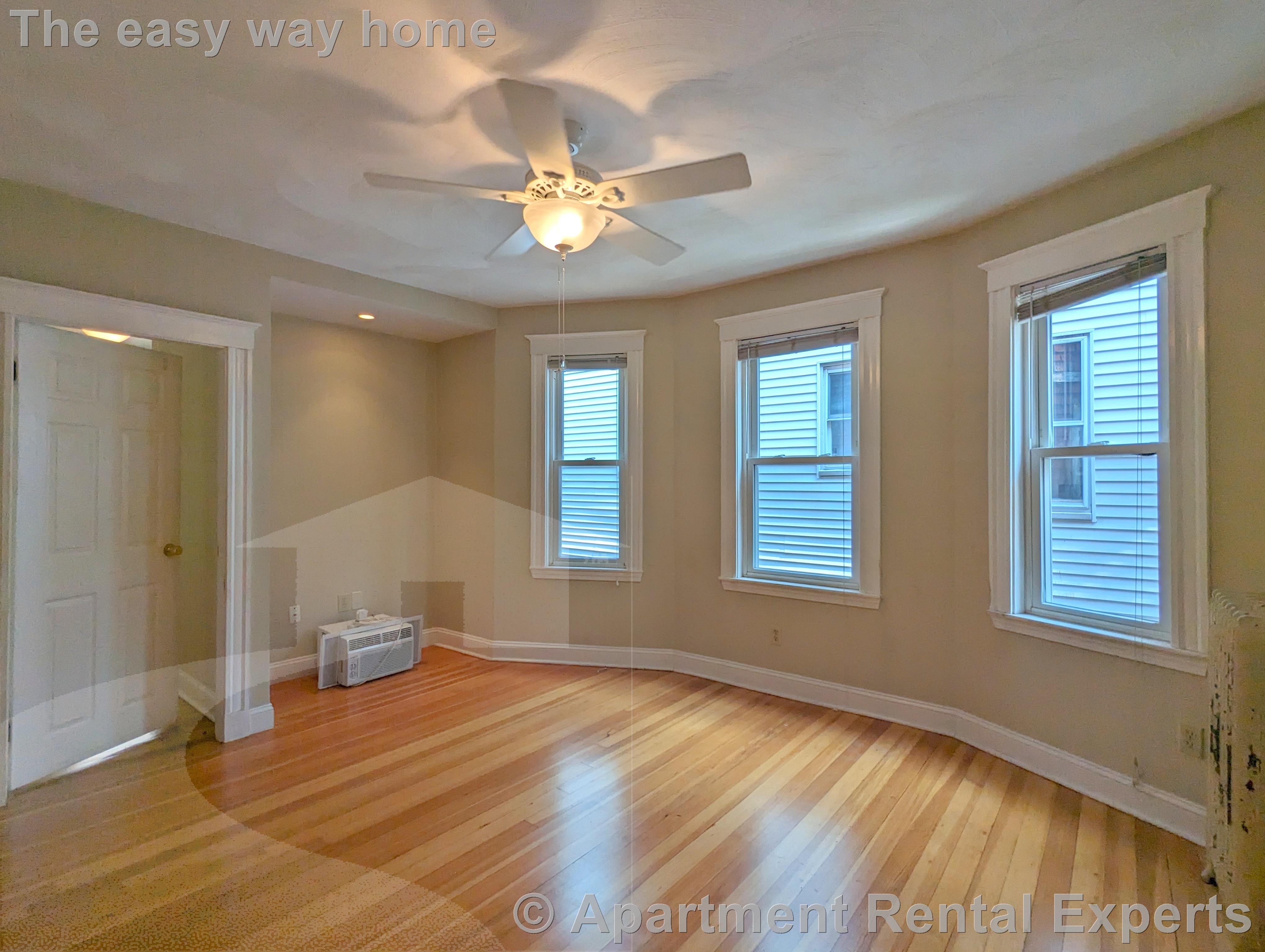 79 Conwell Ave, Tufts