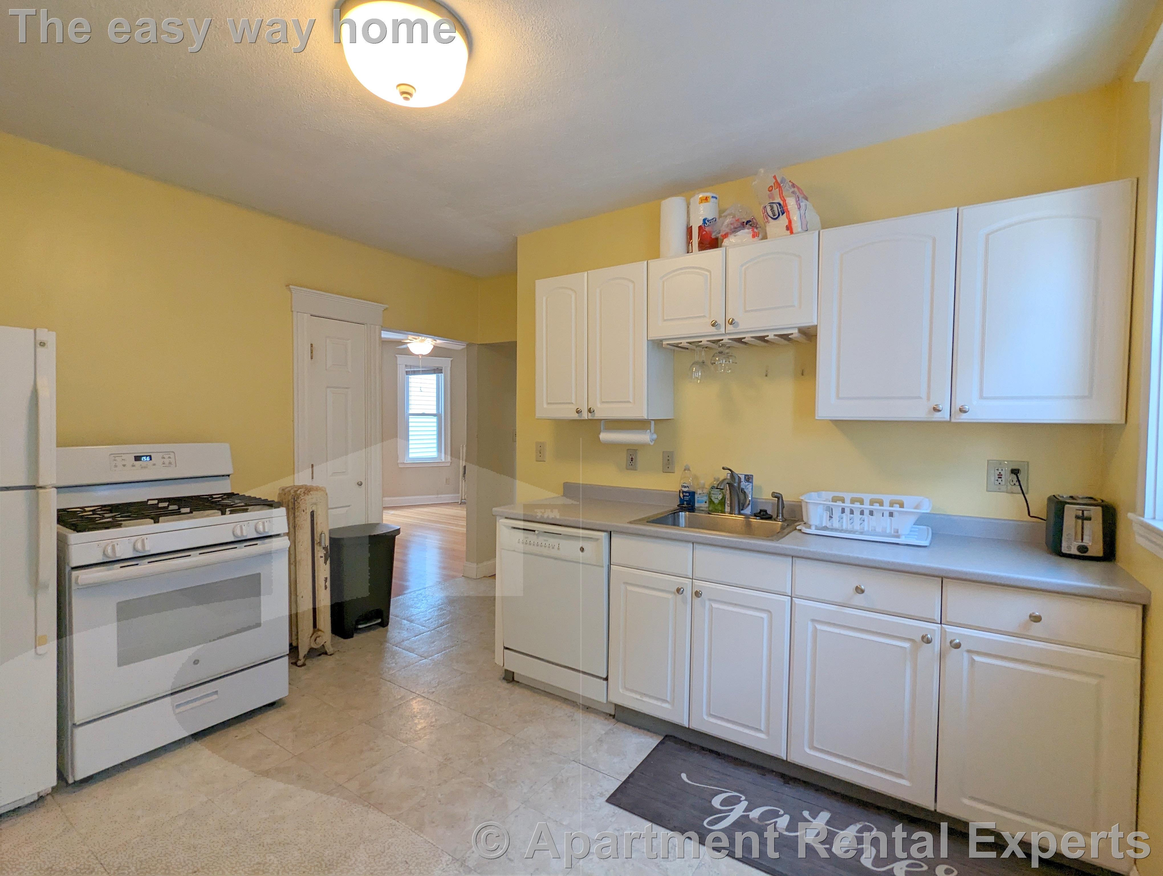 79 Conwell Ave, Tufts