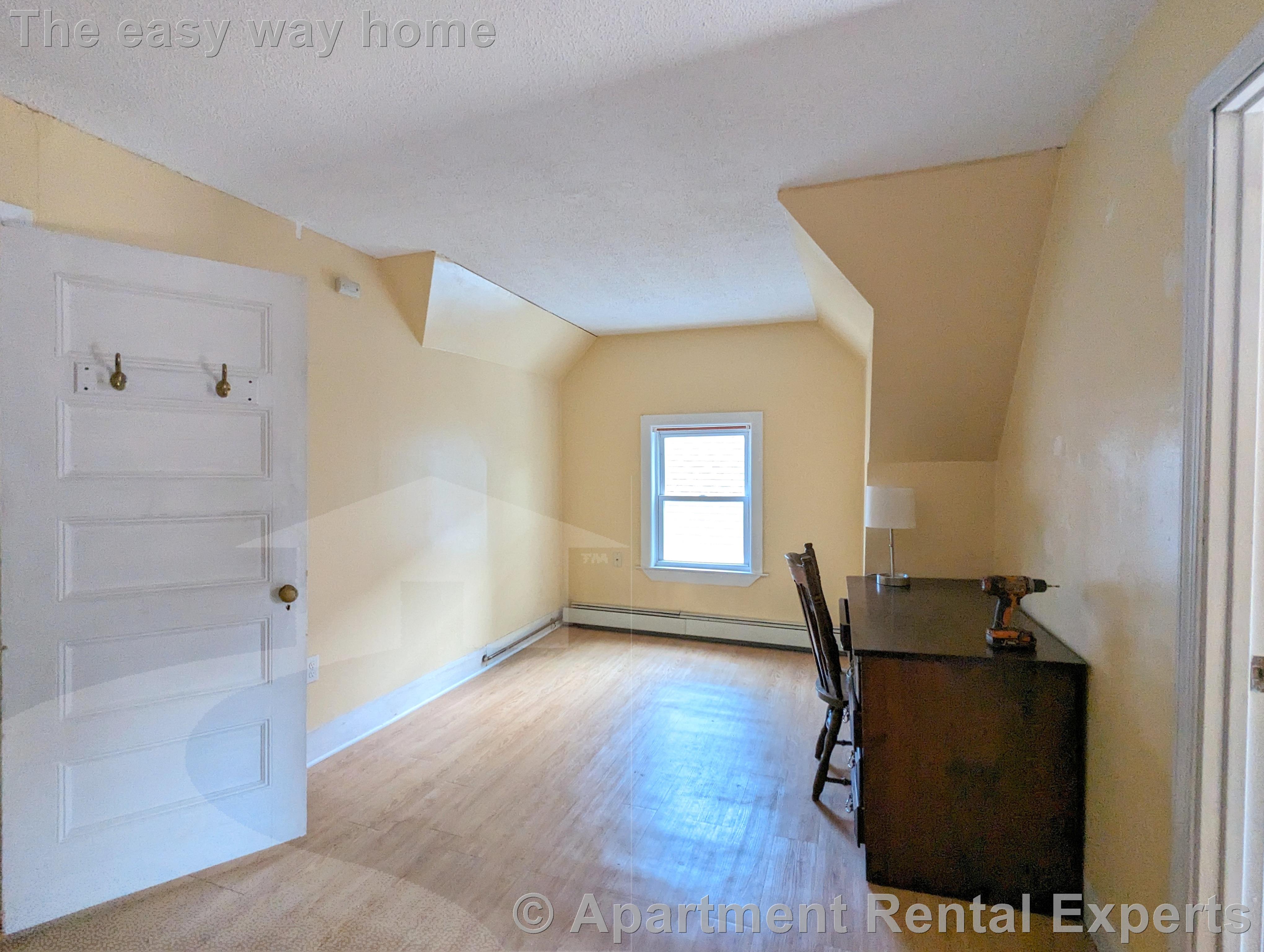 16 Glendale Ave, Davis Square