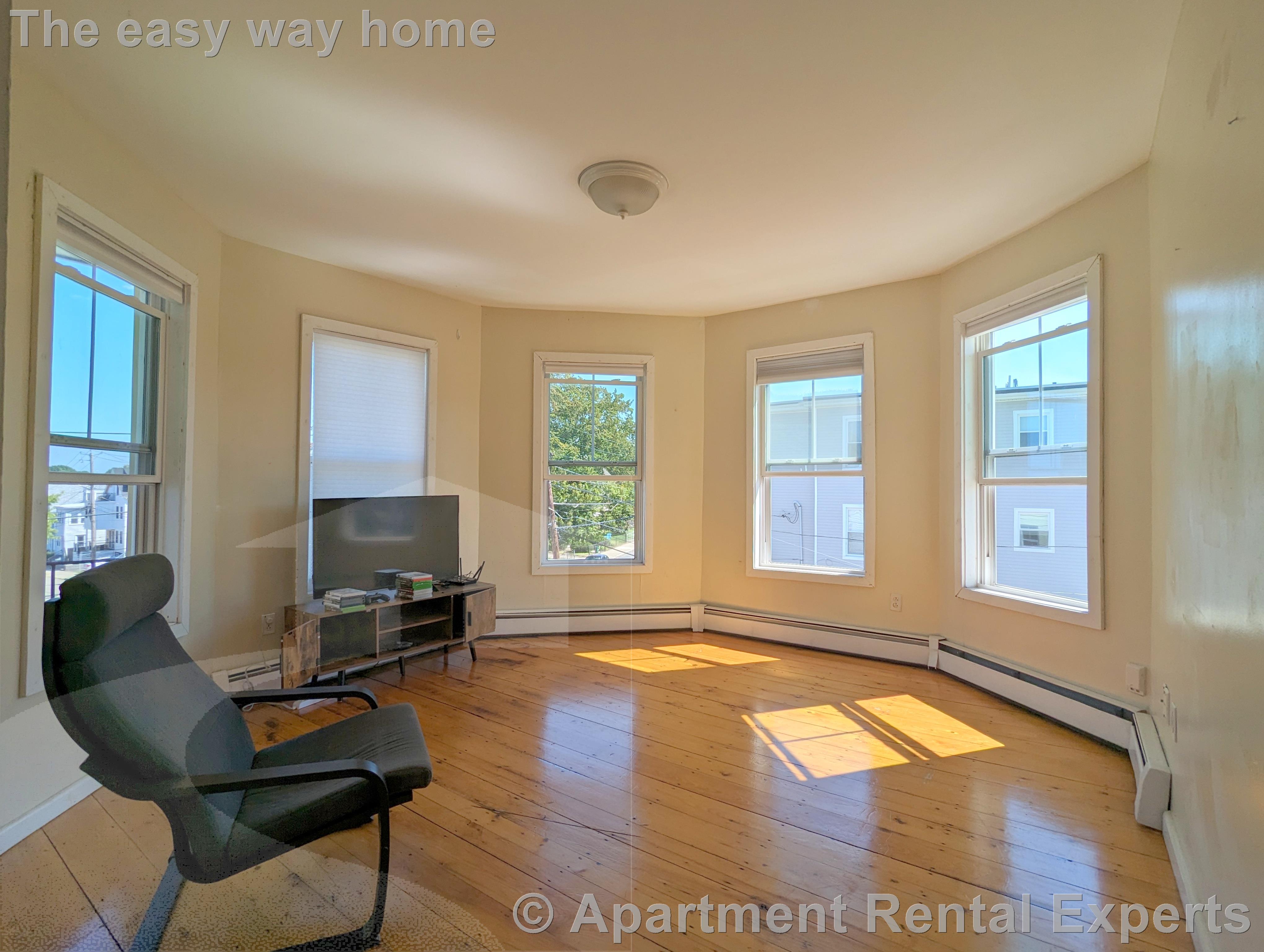 69-71 Winchester St, Tufts