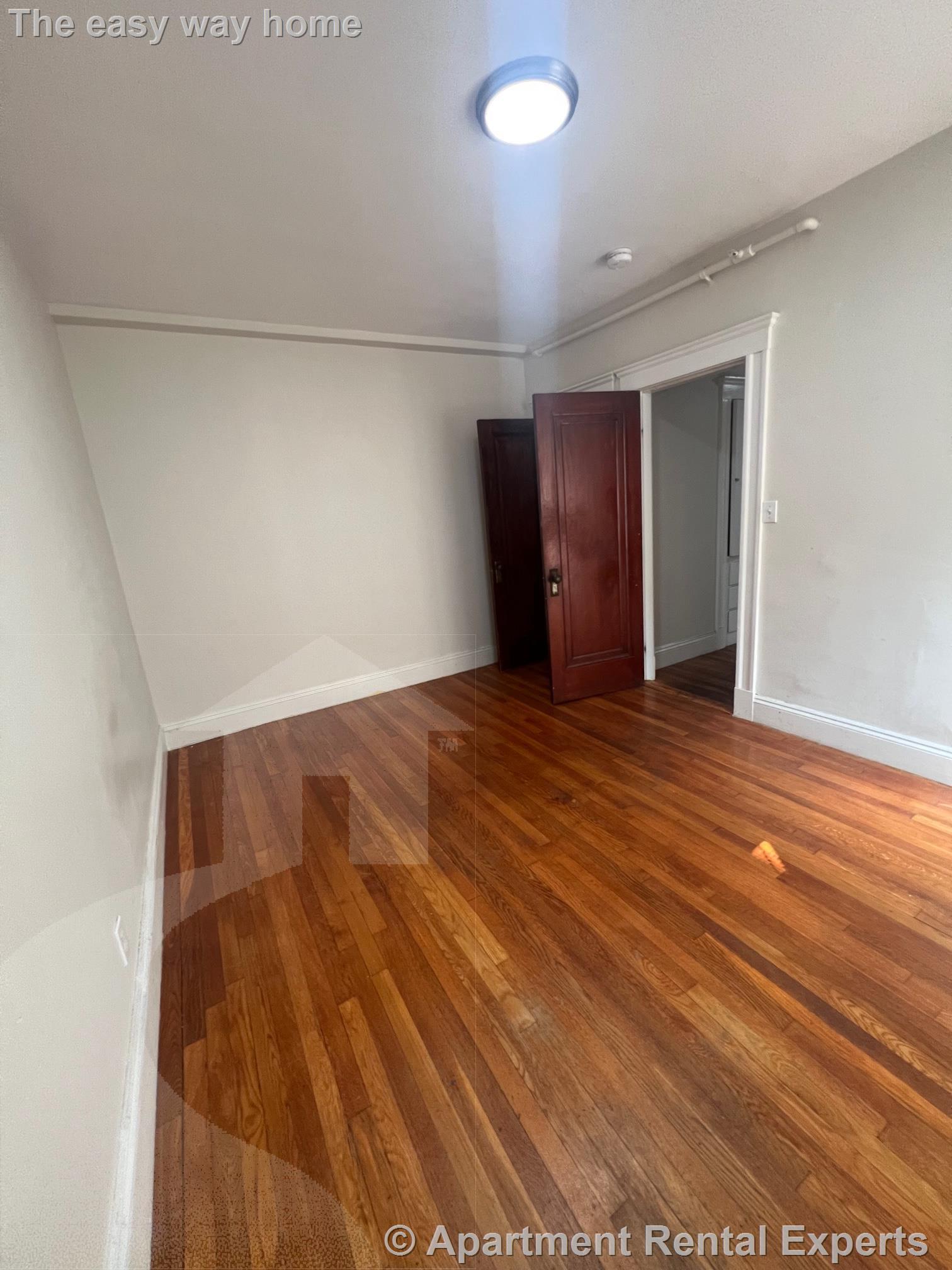 1558 Massachusetts Ave, Harvard Square