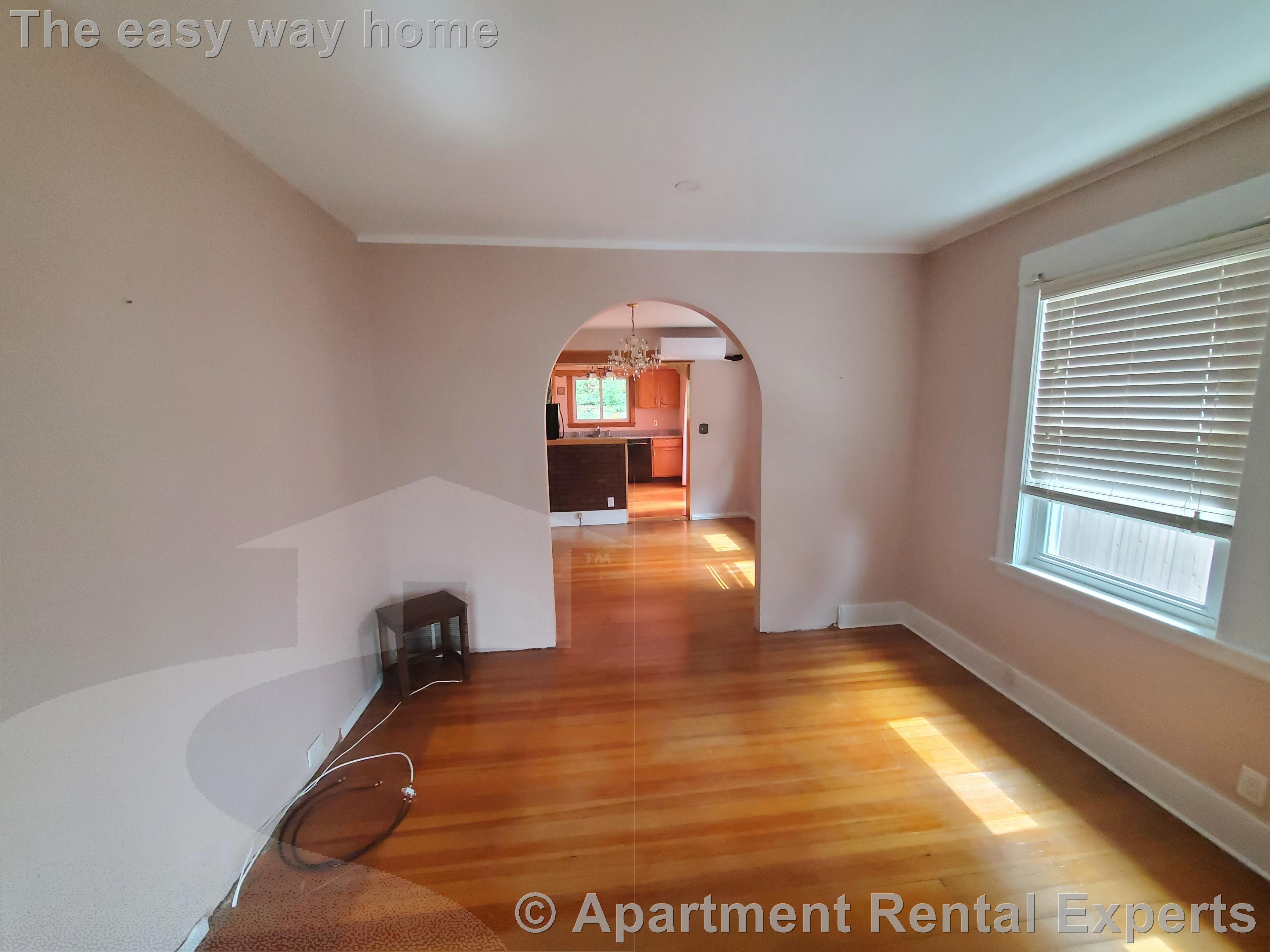 137 Fern Rd, Medford Square