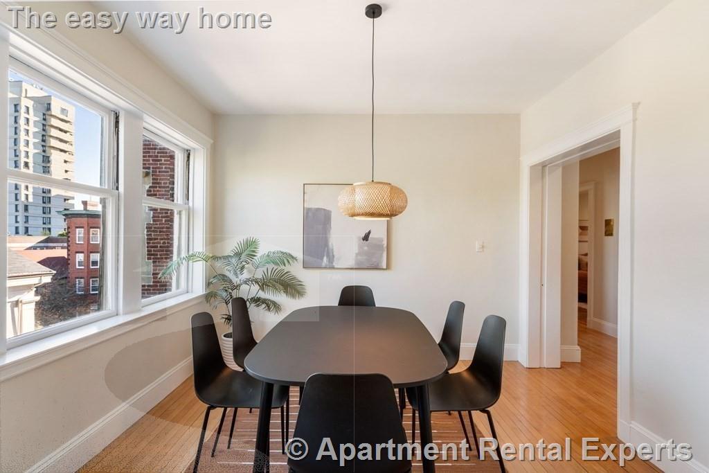 10 Dana St, Harvard Square