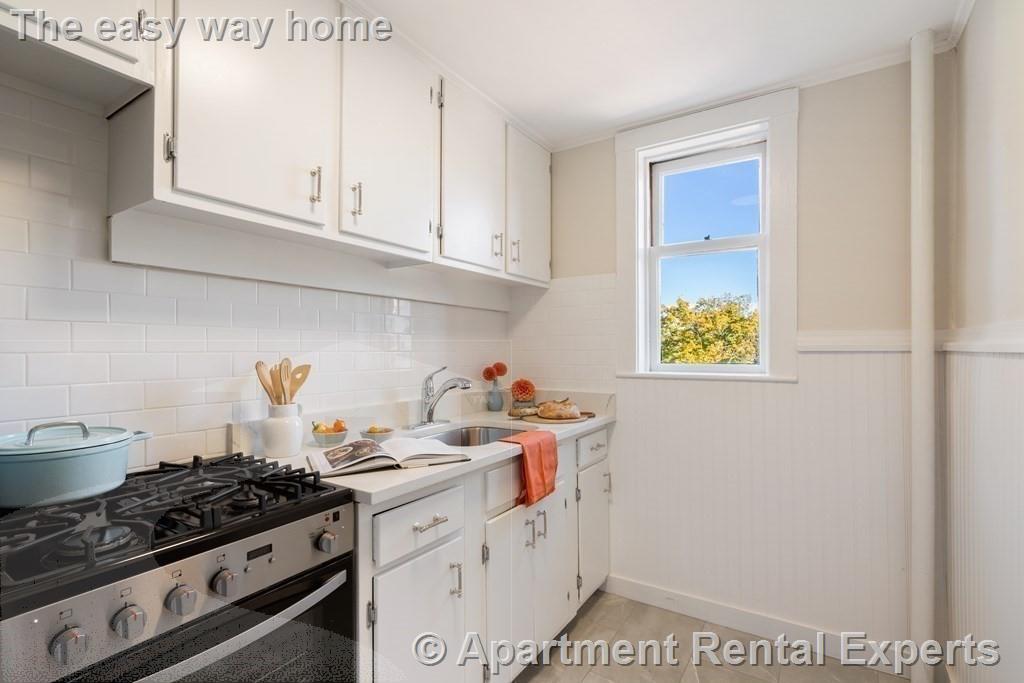 10 Dana St, Harvard Square