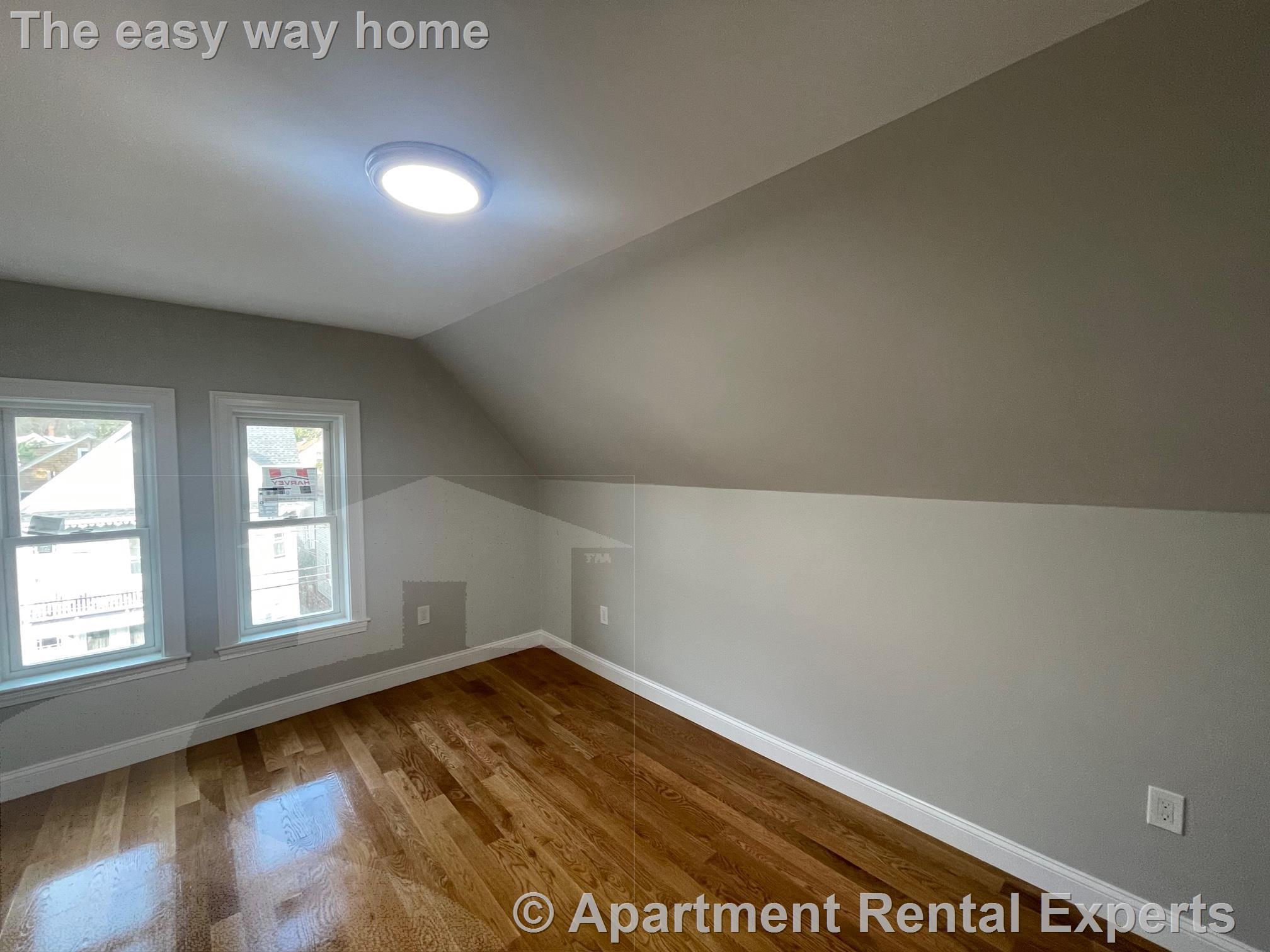 22 Glendale Ave, Davis Square