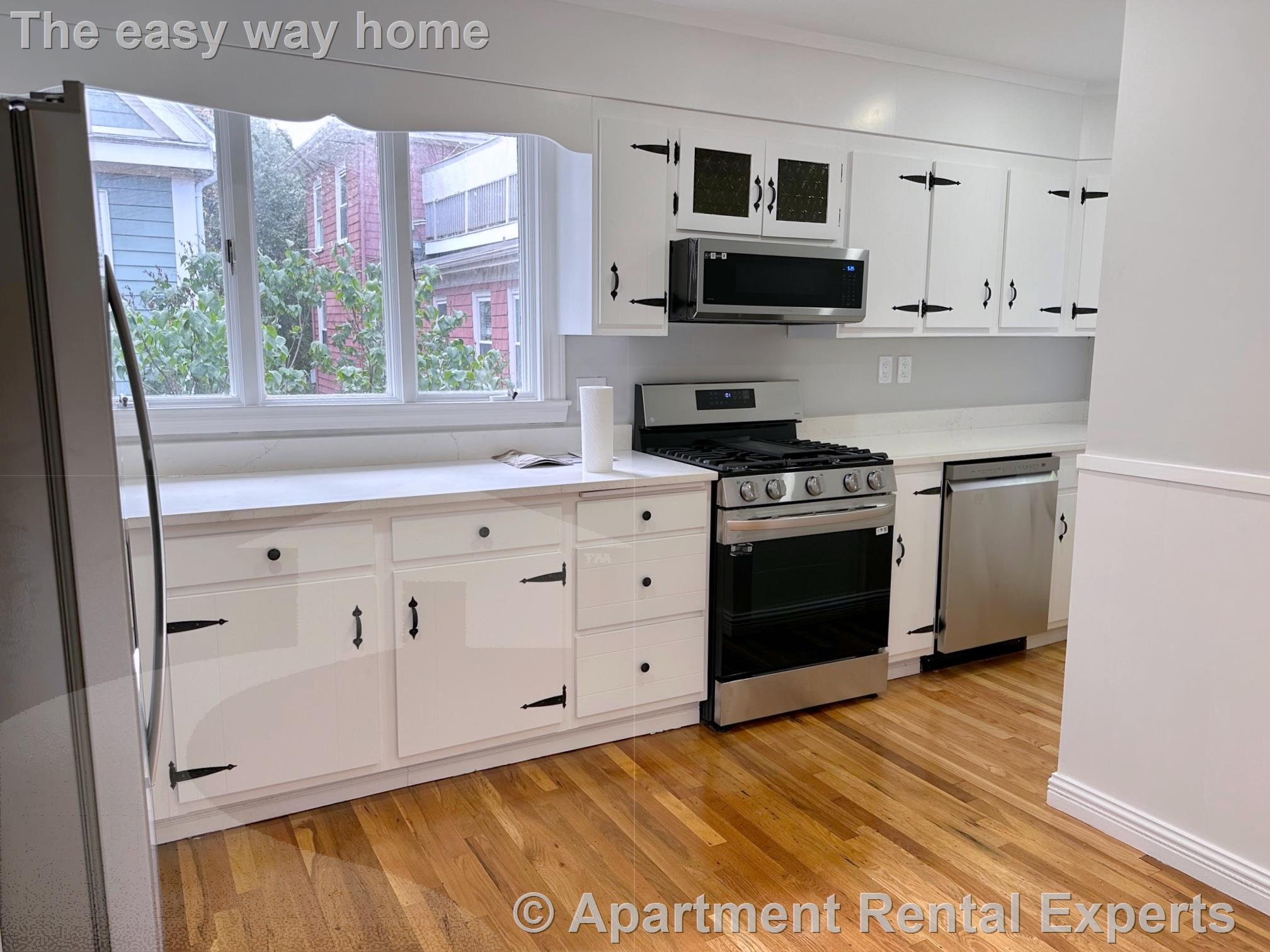 19 Whitney Ave, Cambridgeport