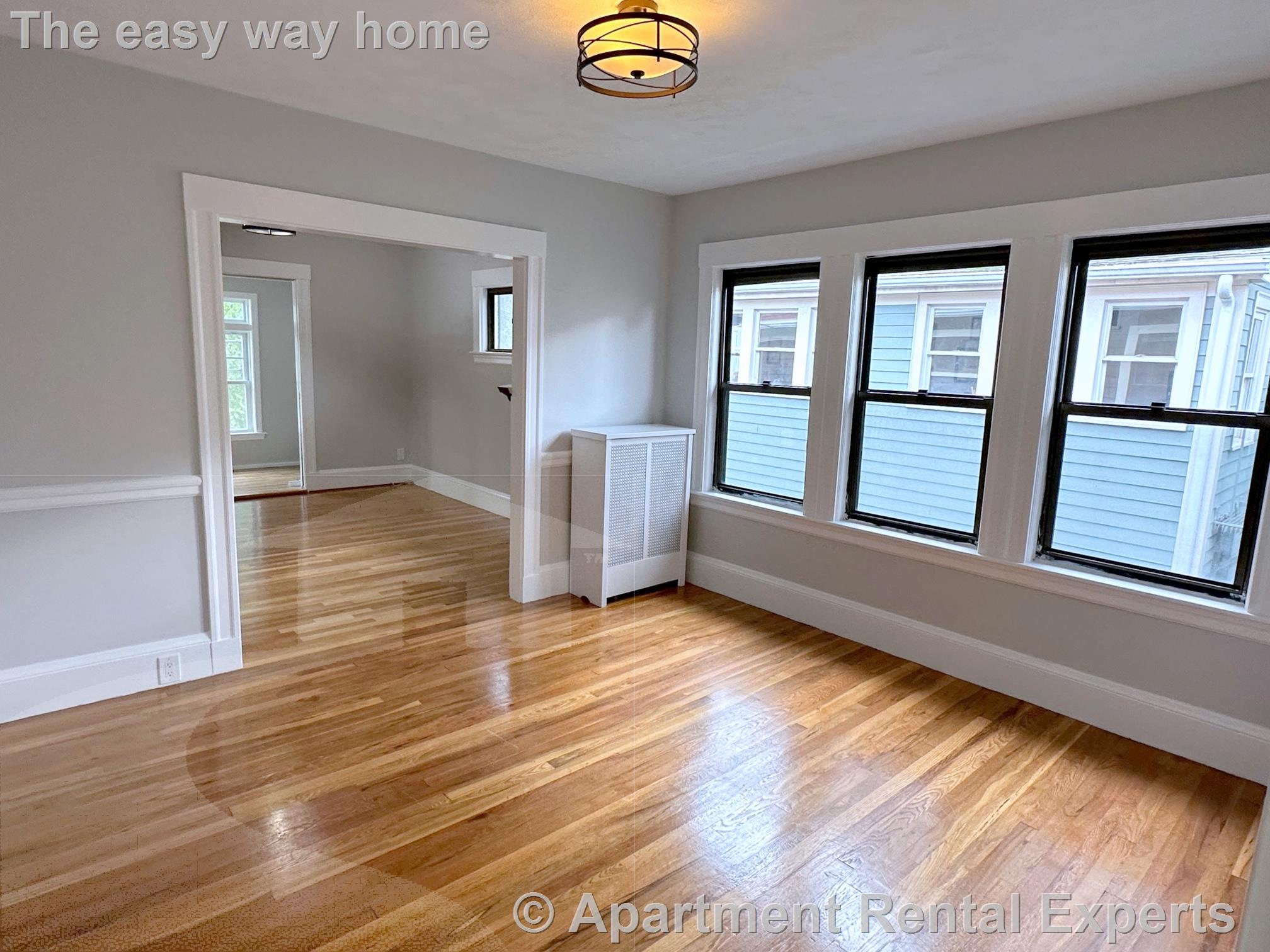 19 Whitney Ave, Cambridgeport