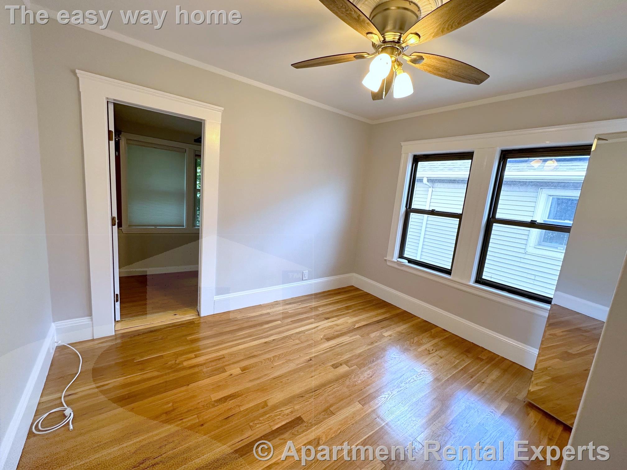 19 Whitney Ave, Cambridgeport