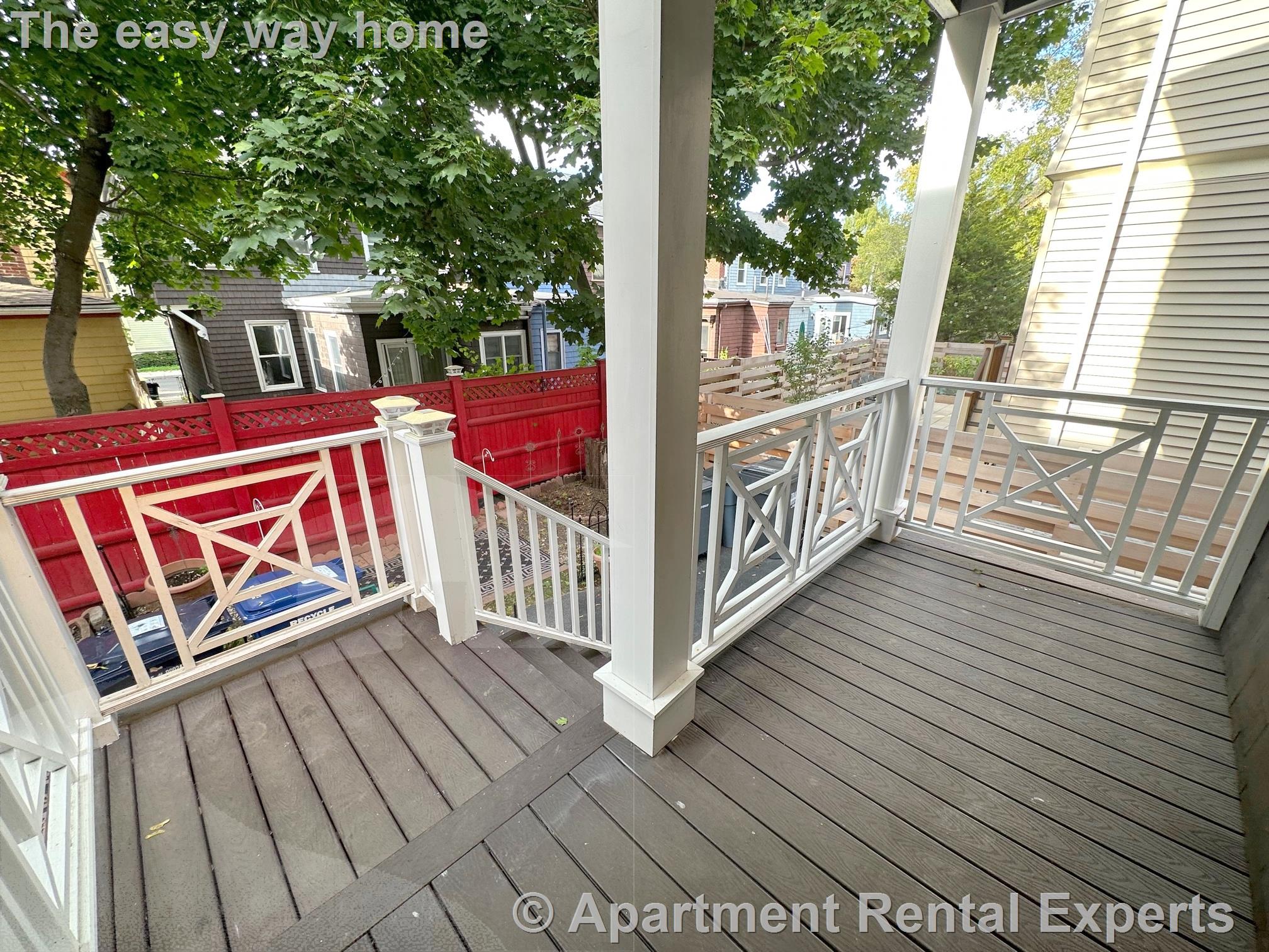 19 Whitney Ave, Cambridgeport