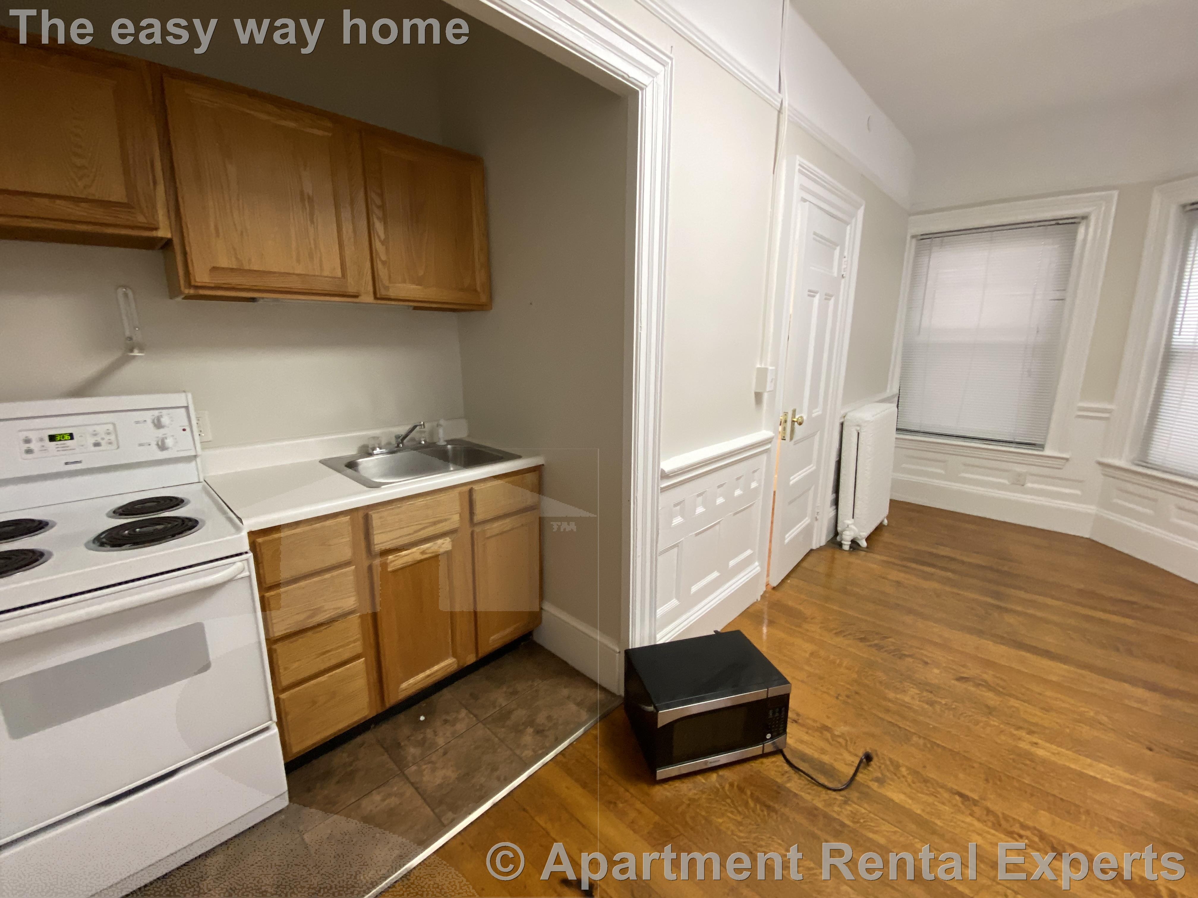 1039 Massachusetts Ave, Harvard Square