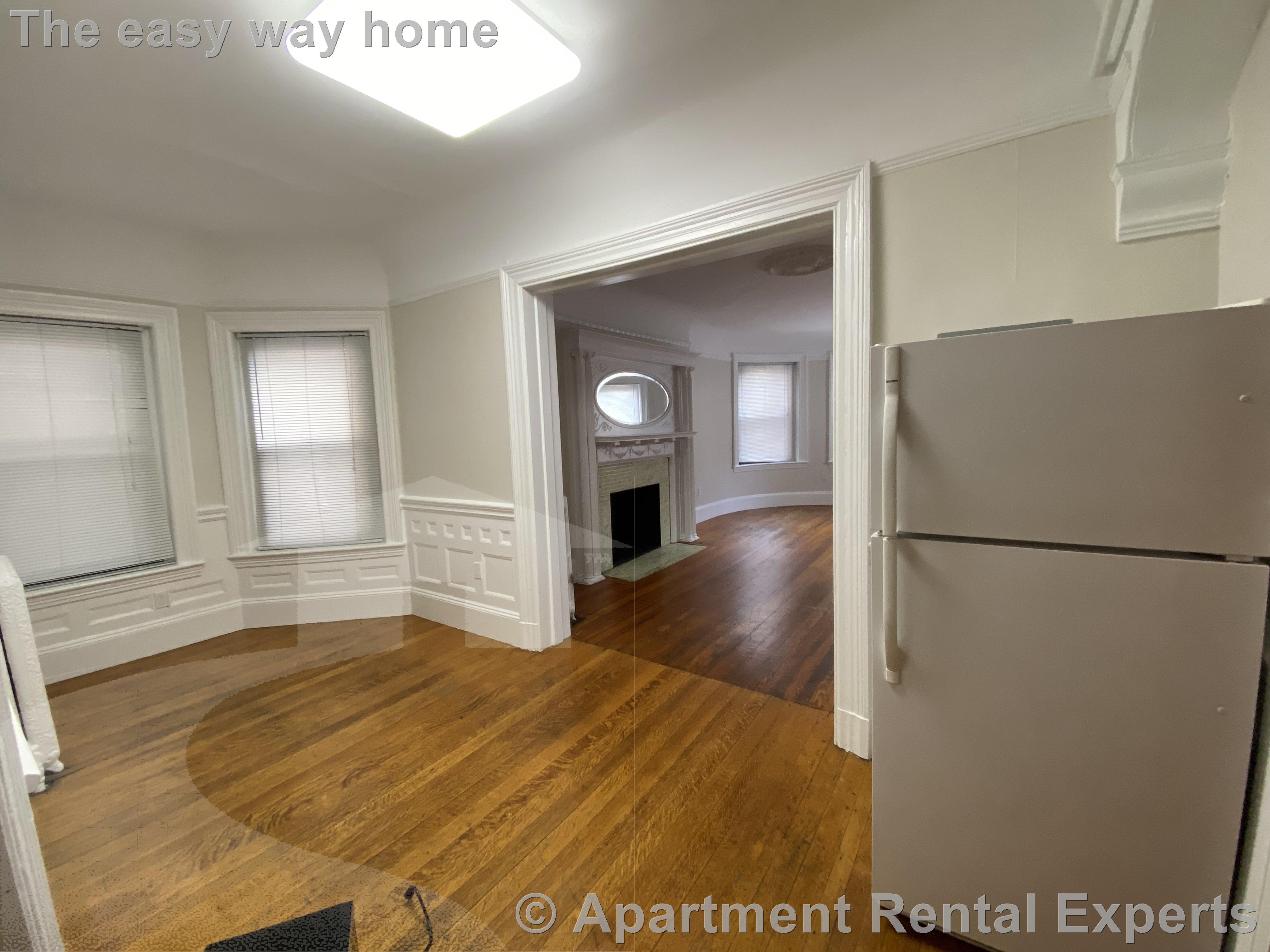 1039 Massachusetts Ave, Harvard Square