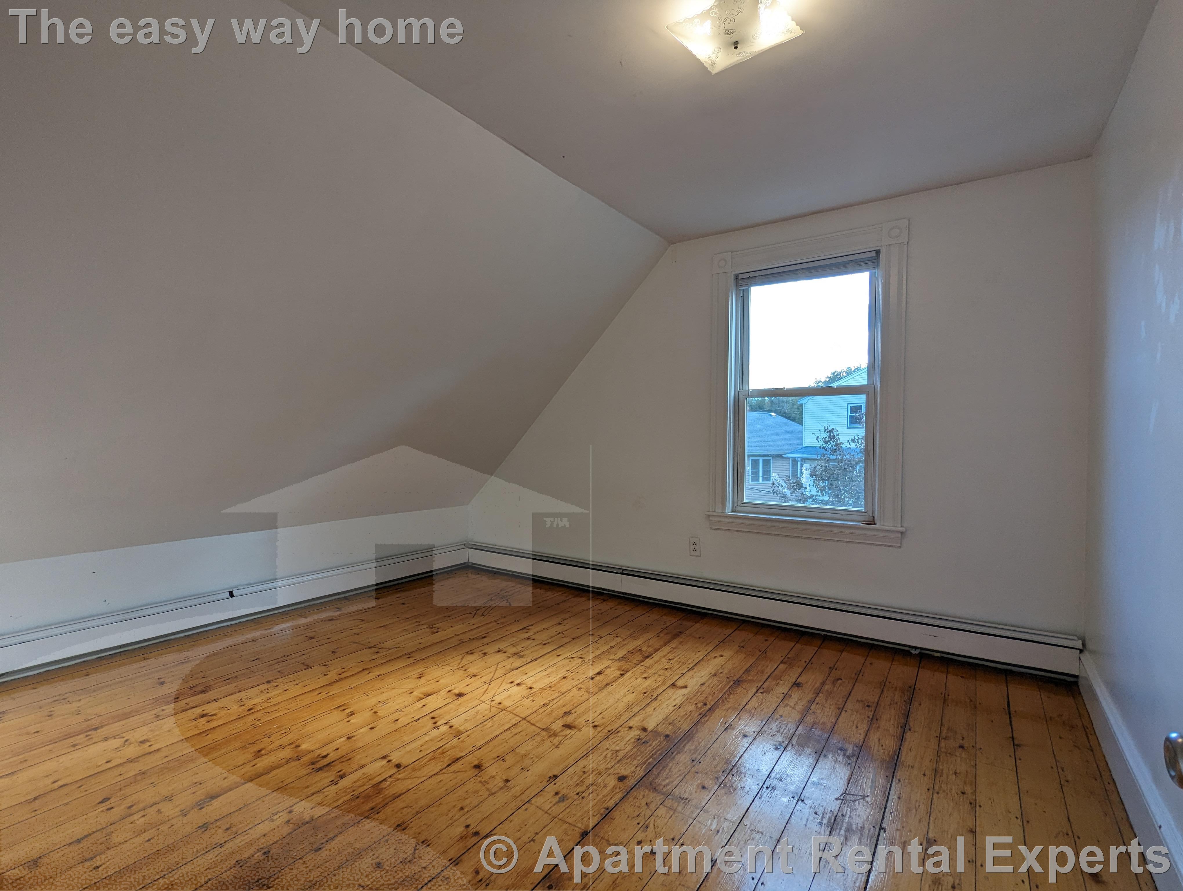 77 Orchard St, Tufts