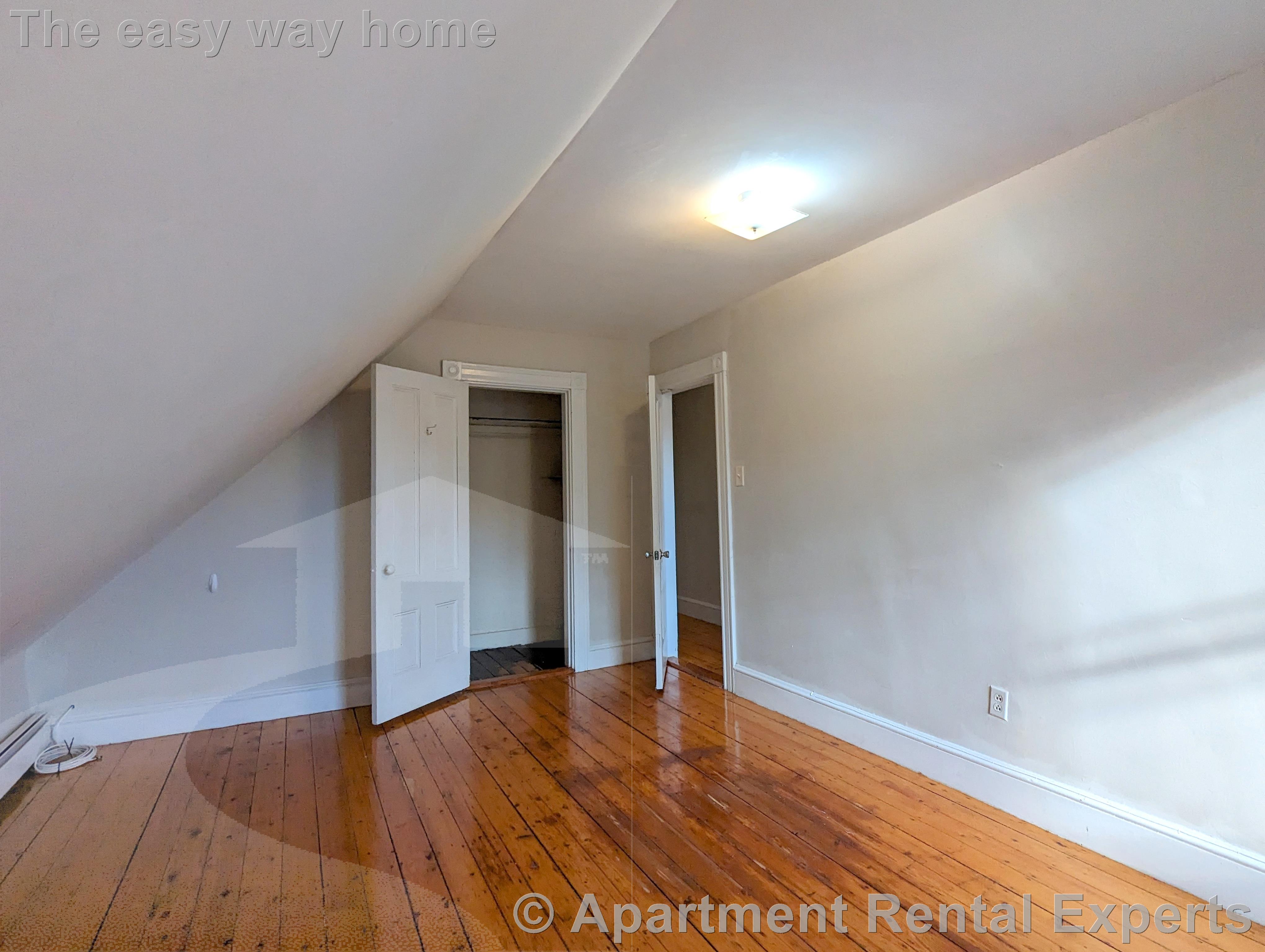 77 Orchard St, Tufts