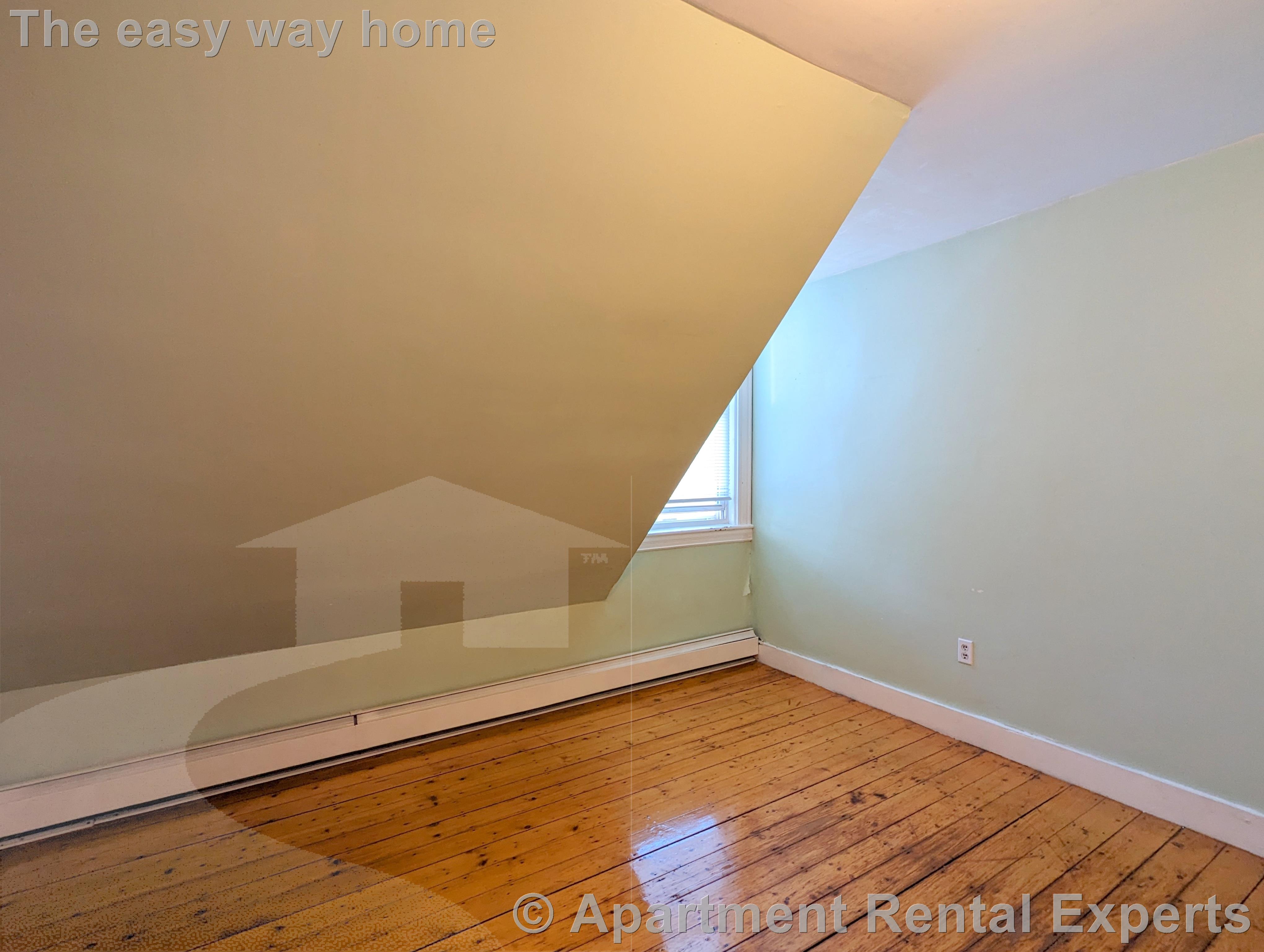 77 Orchard St, Tufts