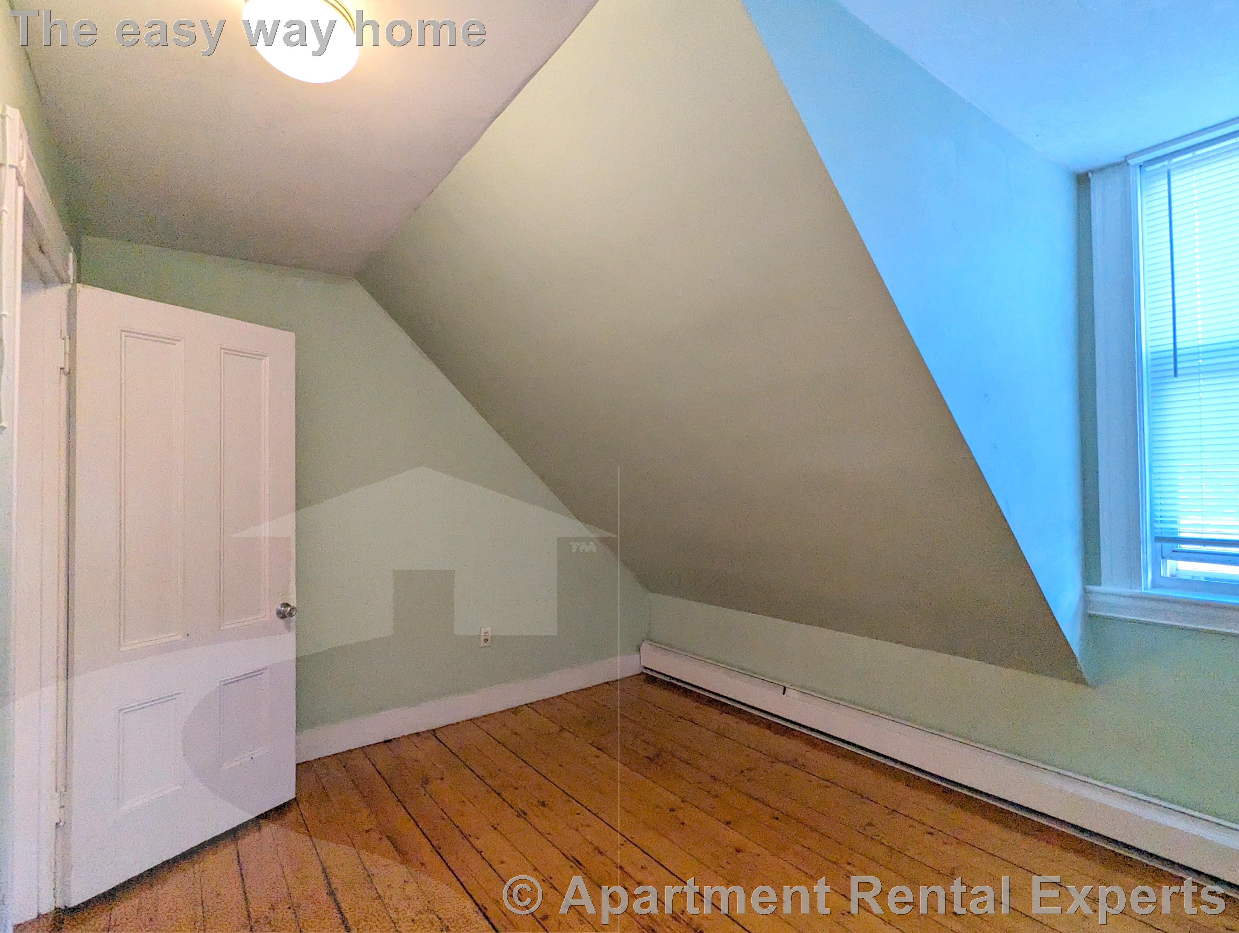 77 Orchard St, Tufts