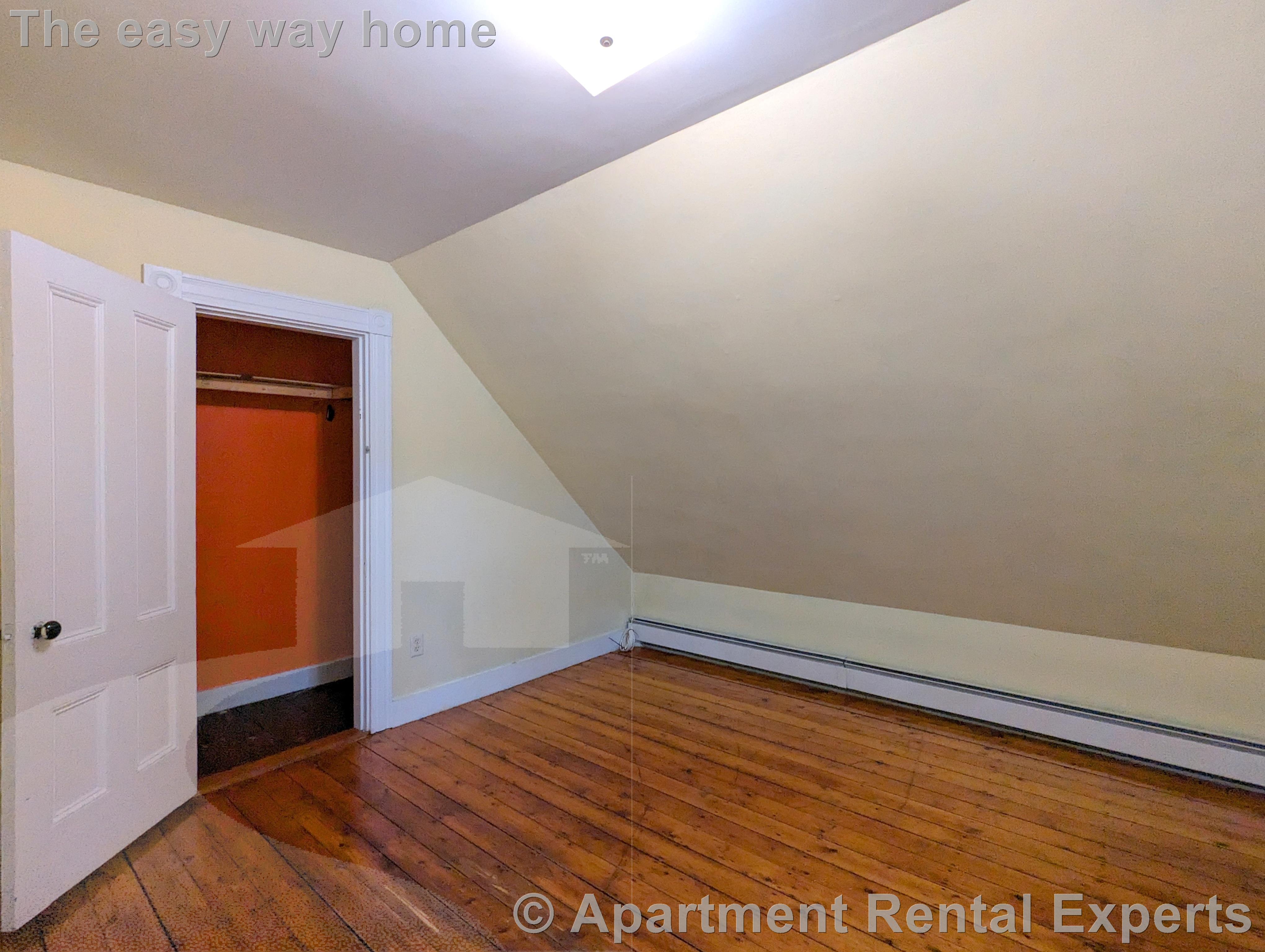 77 Orchard St, Tufts