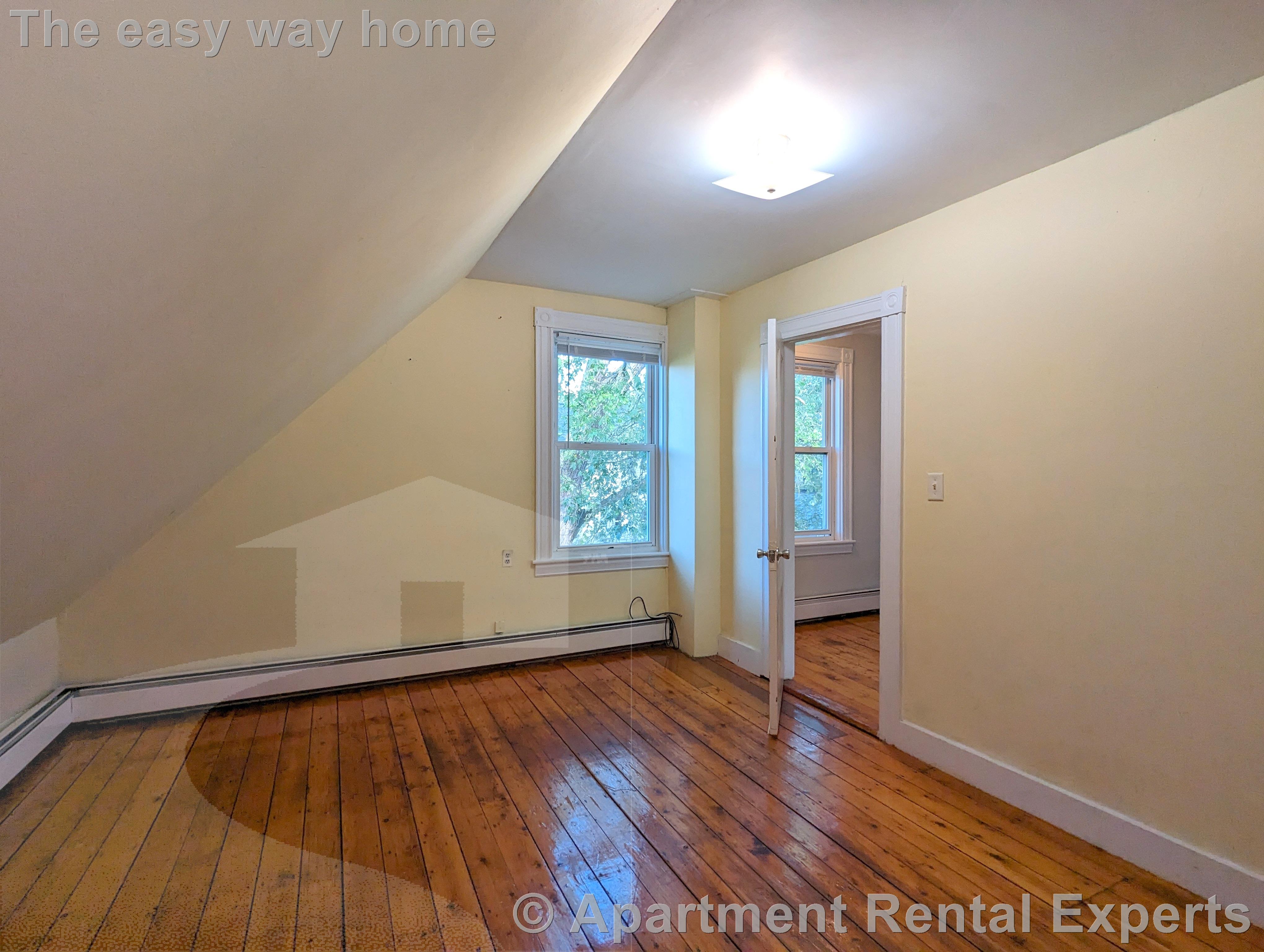 77 Orchard St, Tufts