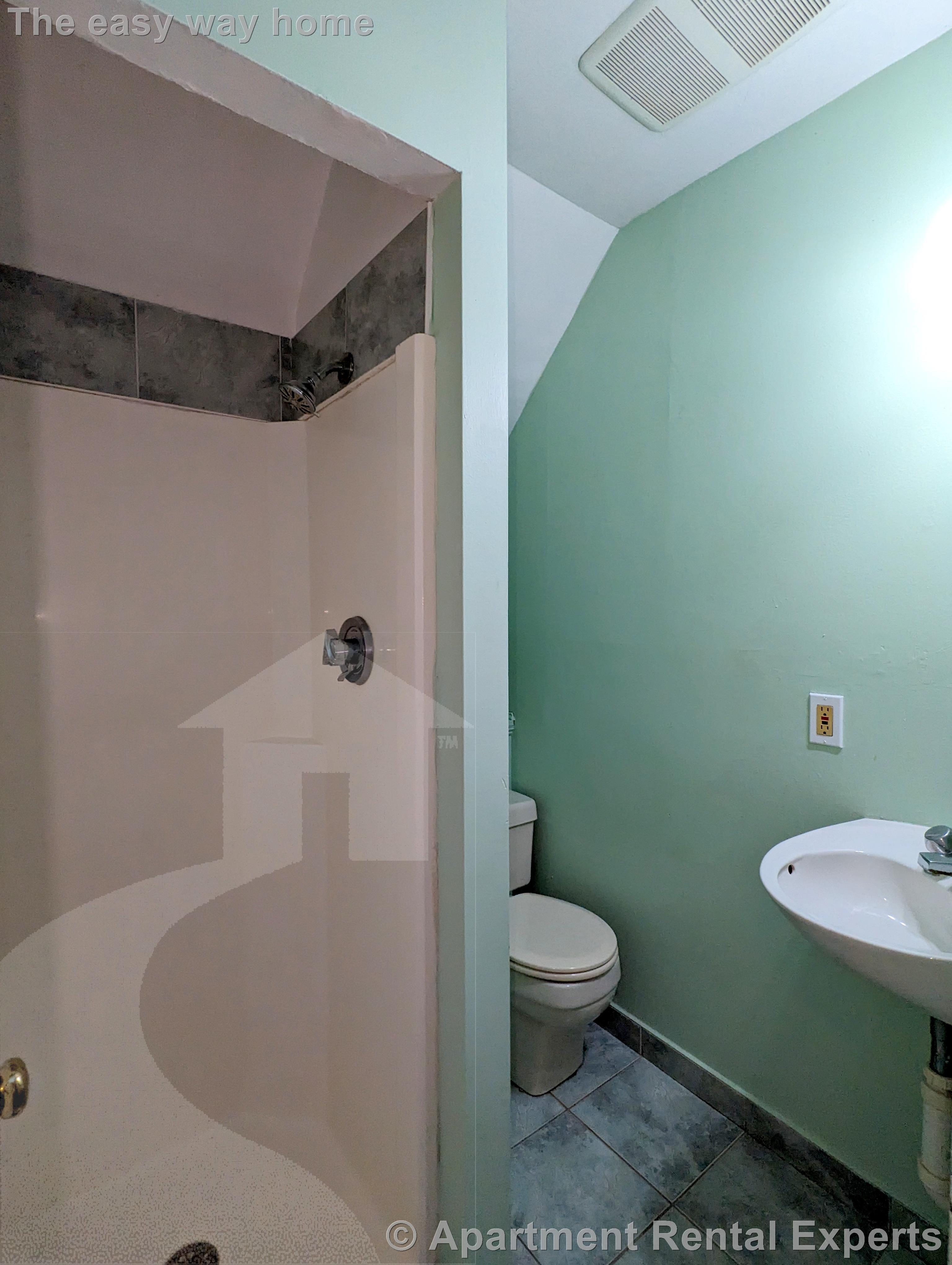 77 Orchard St, Tufts