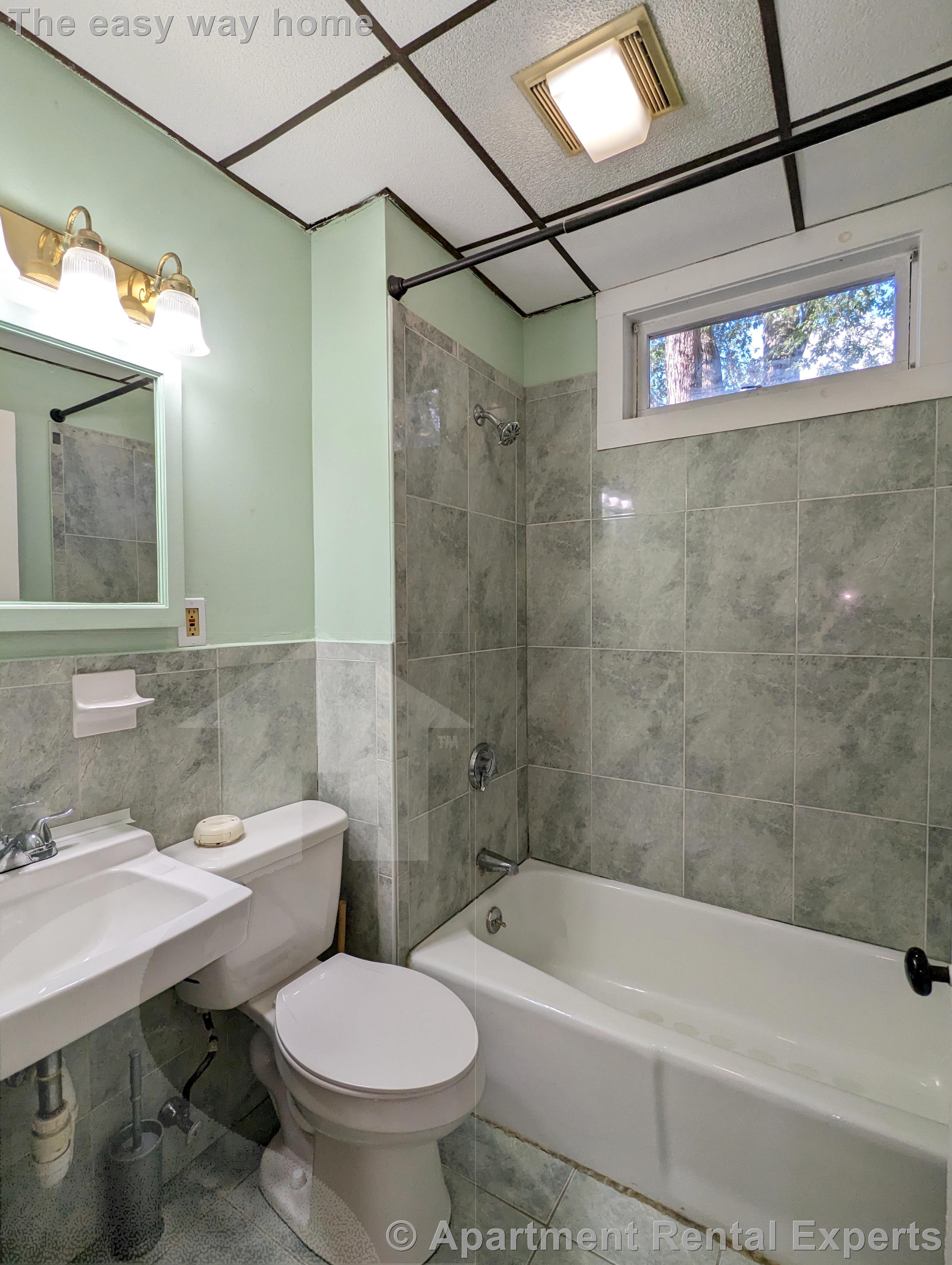 77 Orchard St, Tufts