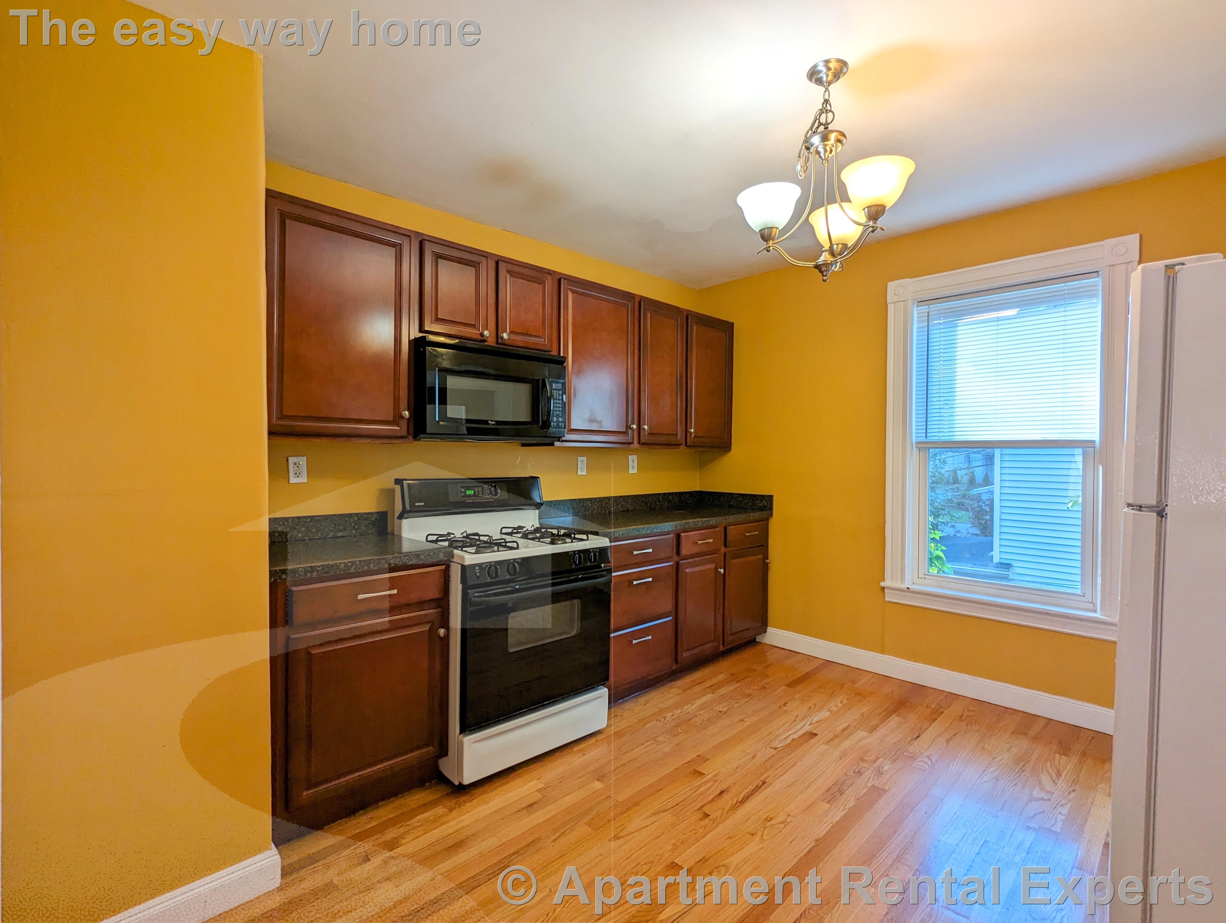 77 Orchard St, Tufts