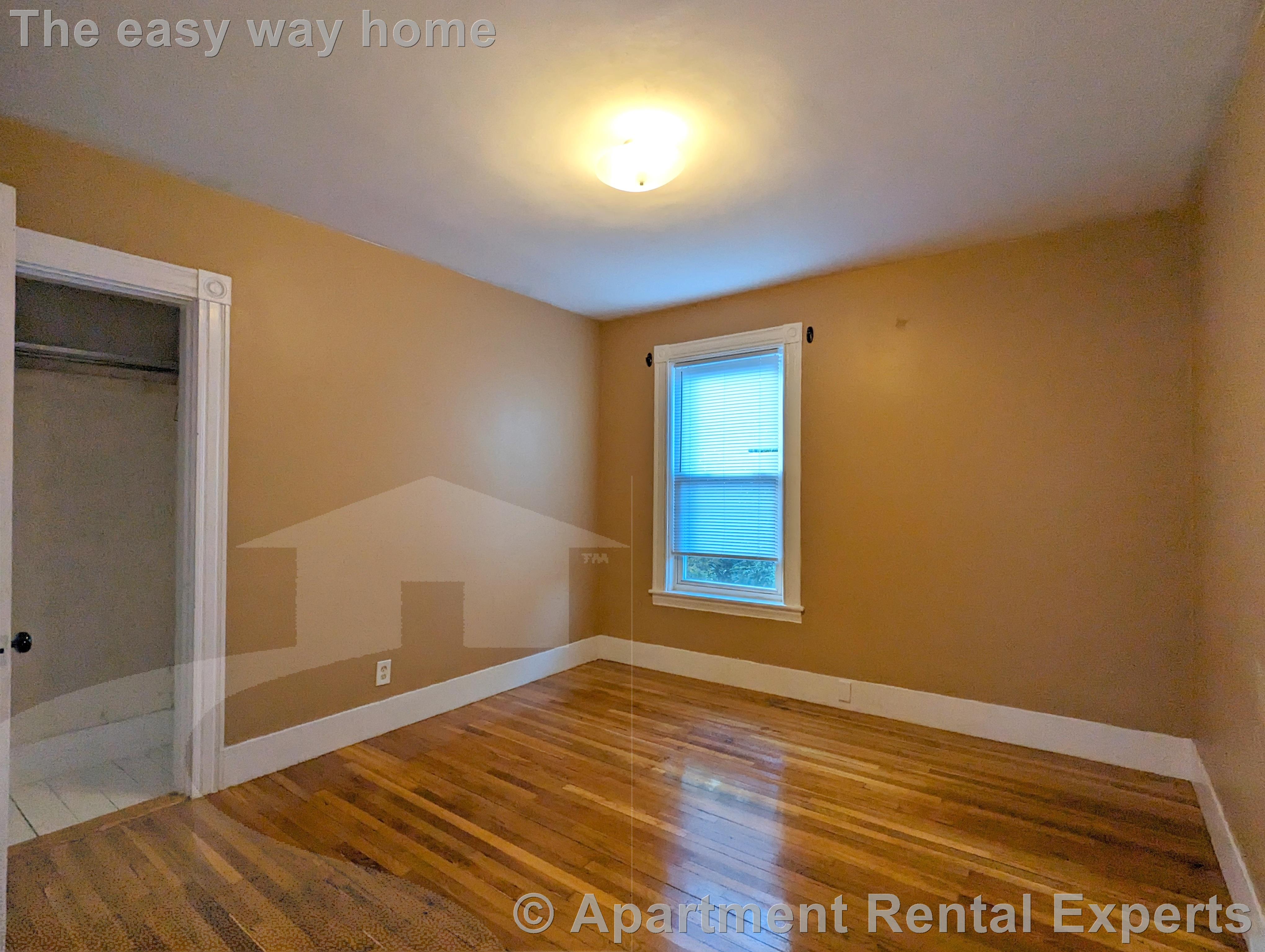 77 Orchard St, Tufts