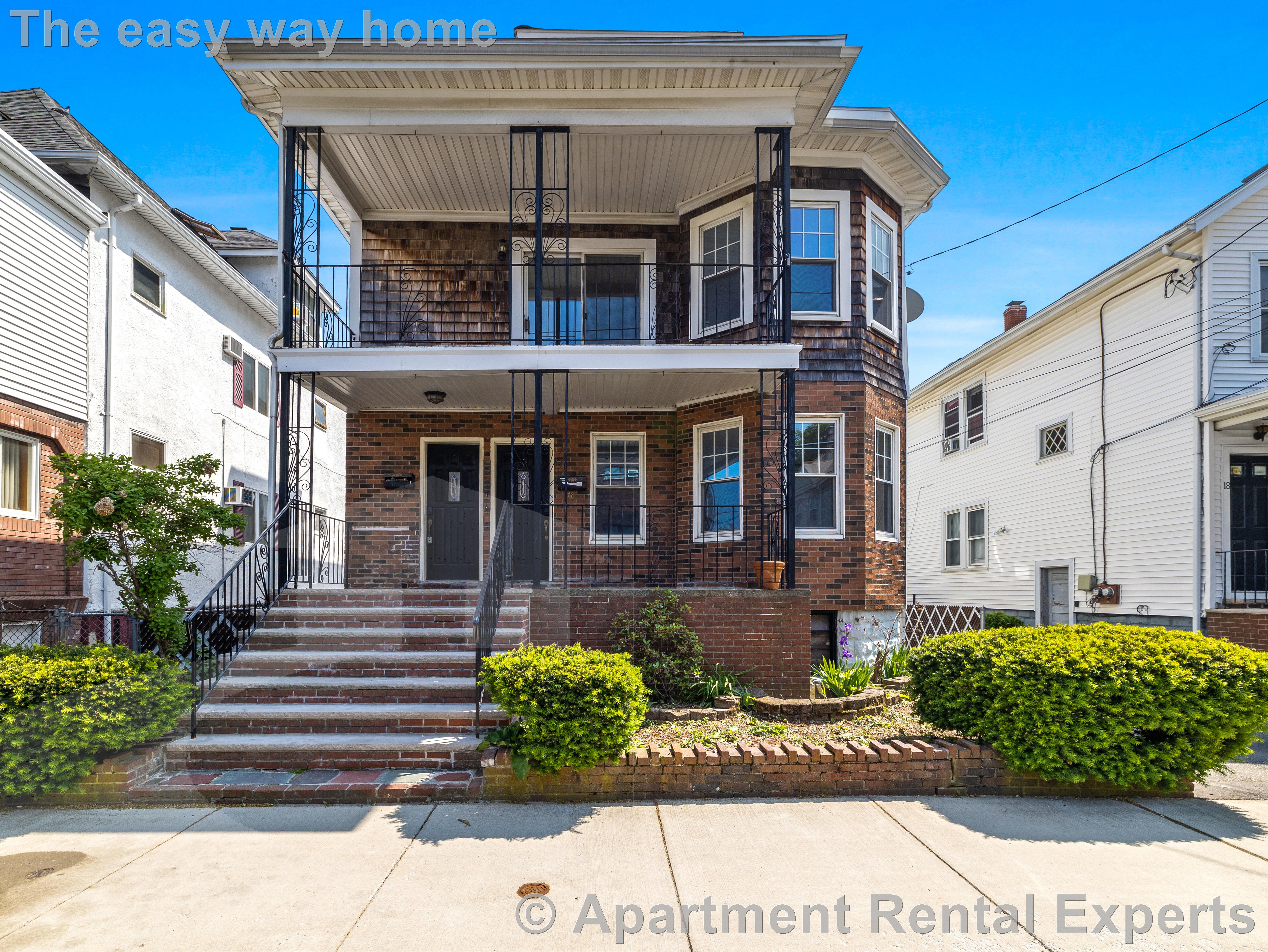 16 Windsor Rd, Tufts