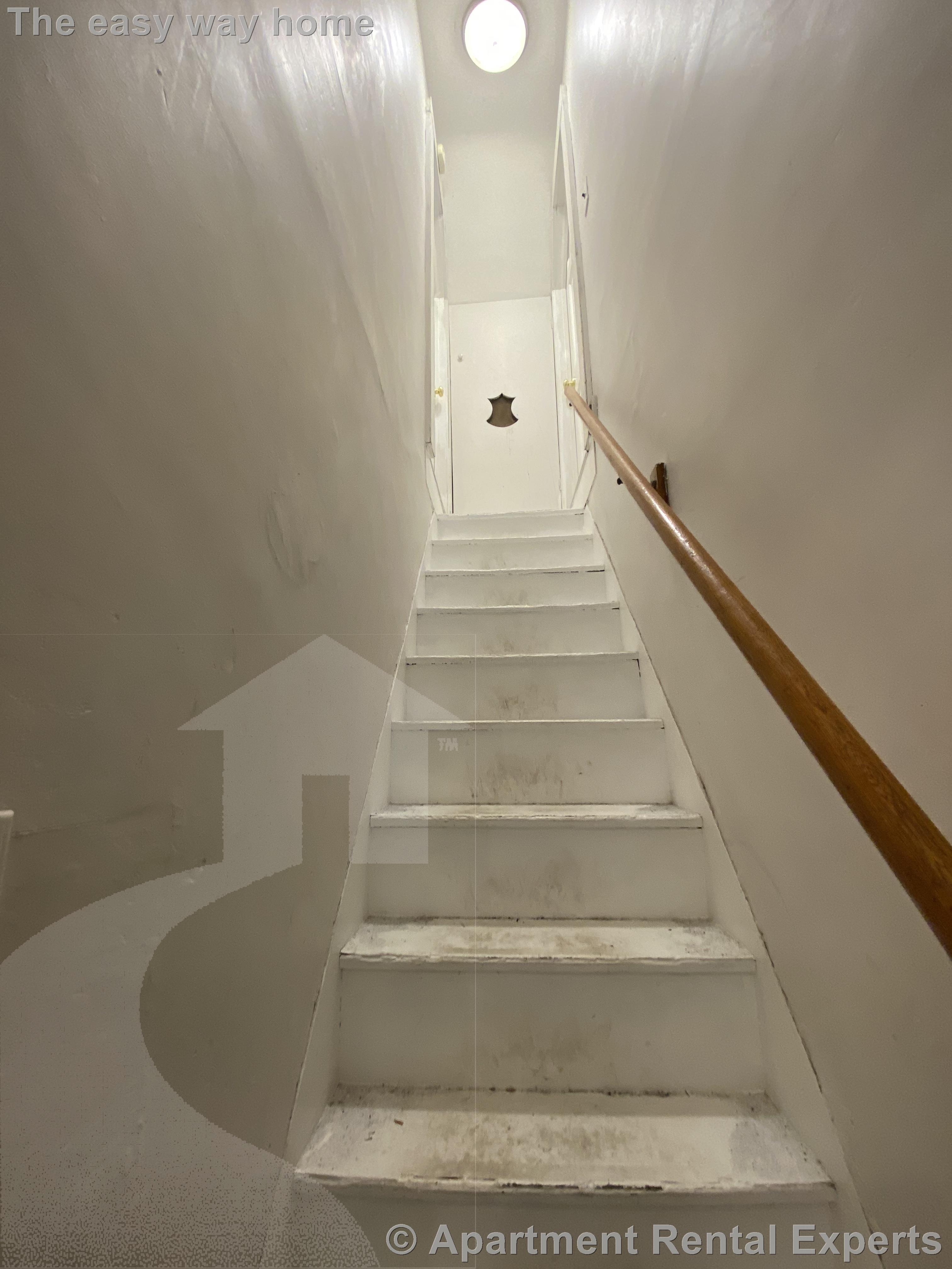 15 Curtis Ave, Tufts