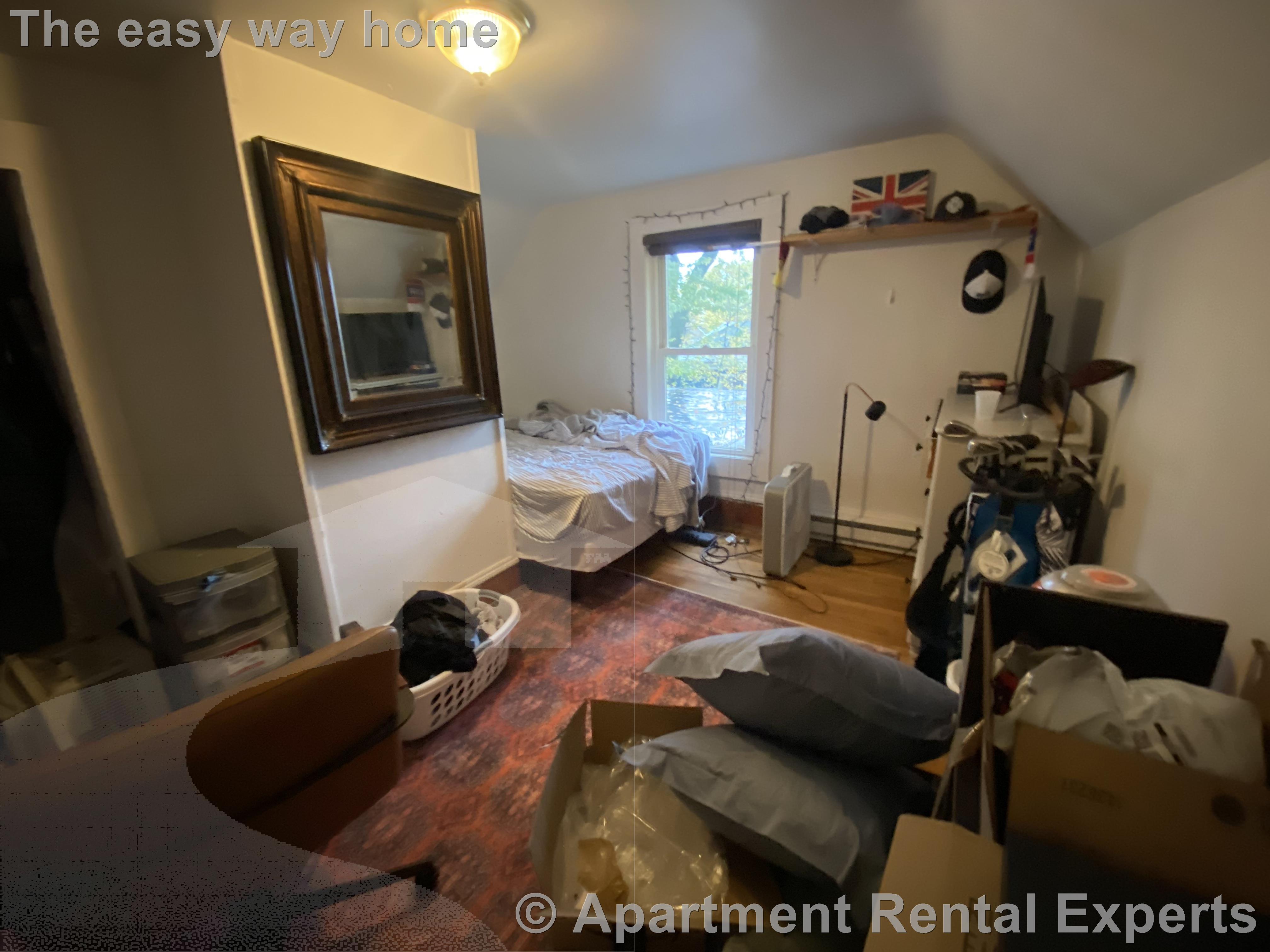 15 Curtis Ave, Tufts