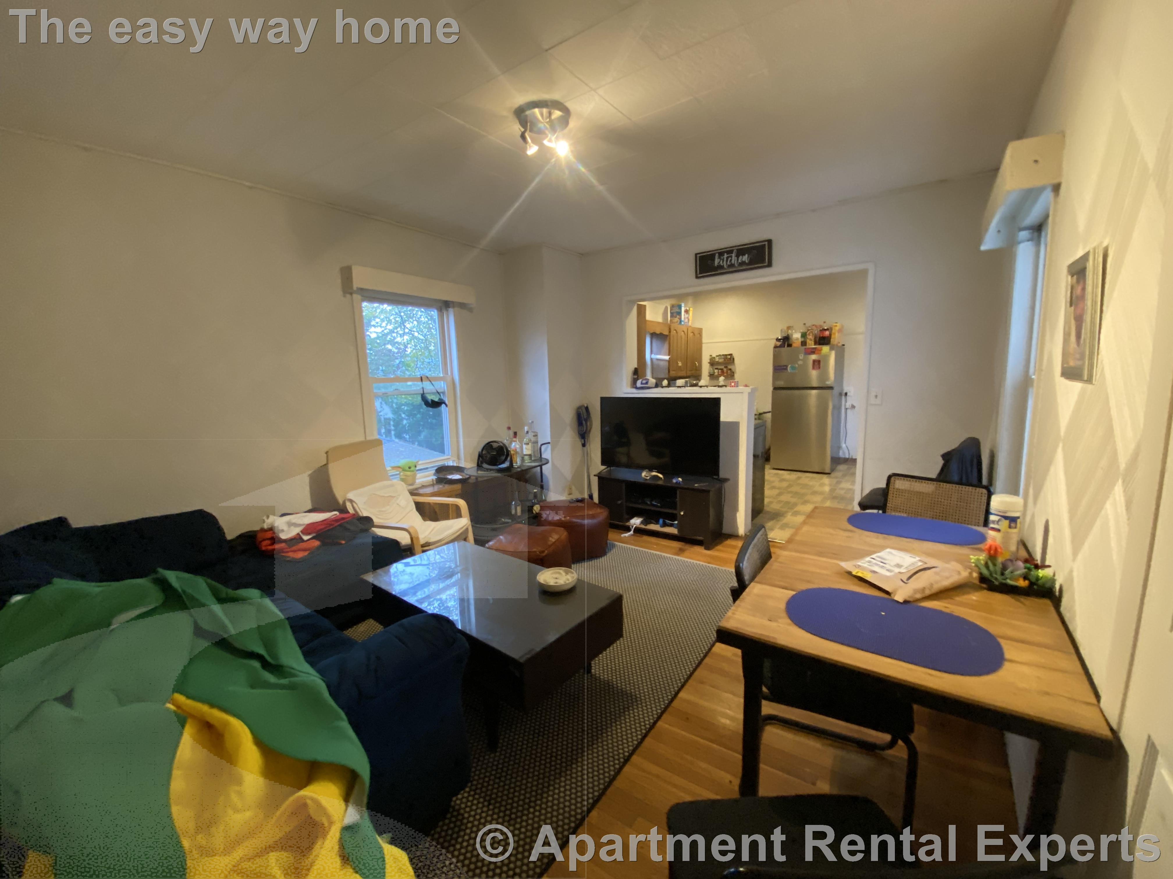 15 Curtis Ave, Tufts