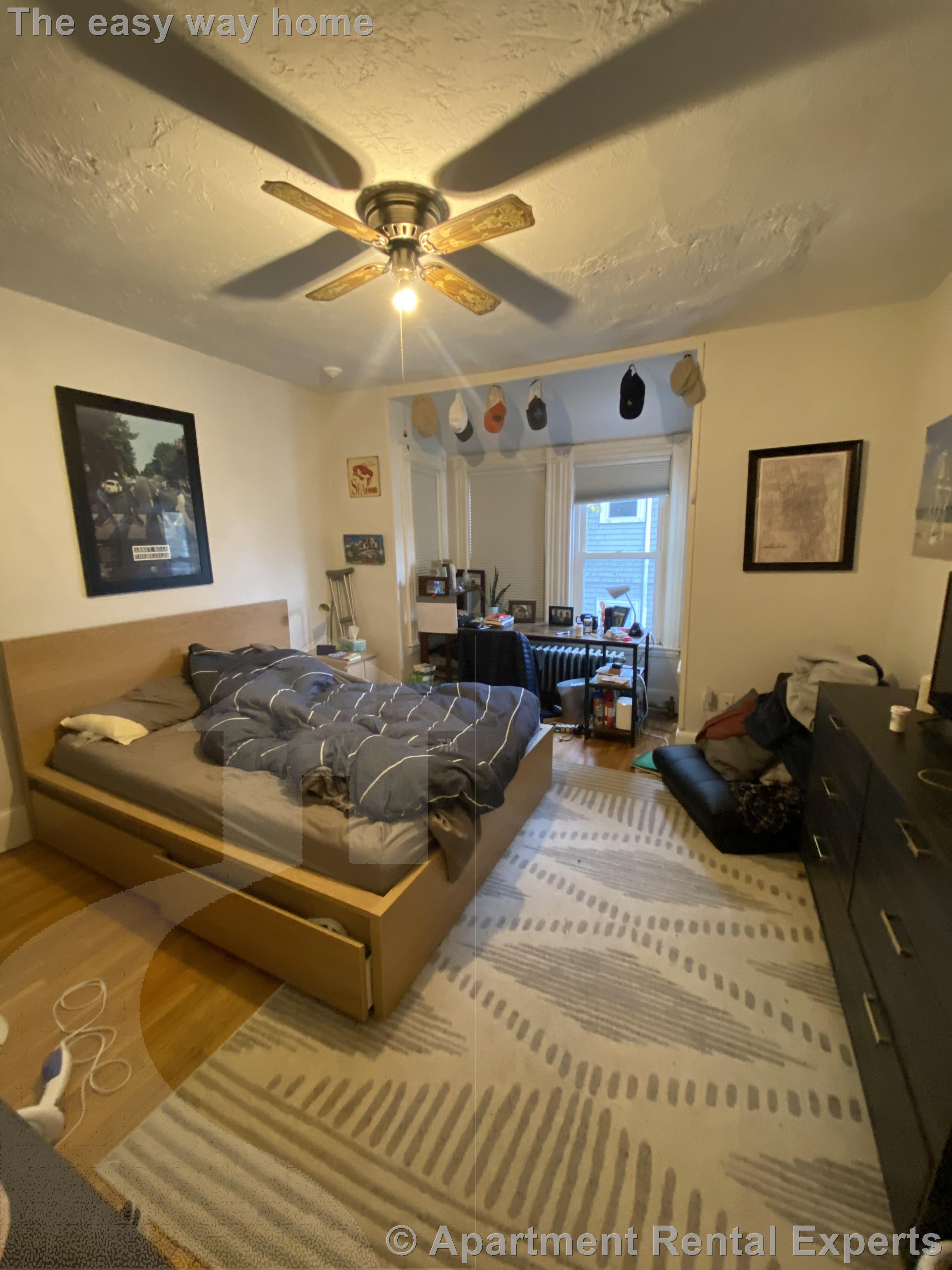 15 Curtis Ave, Tufts