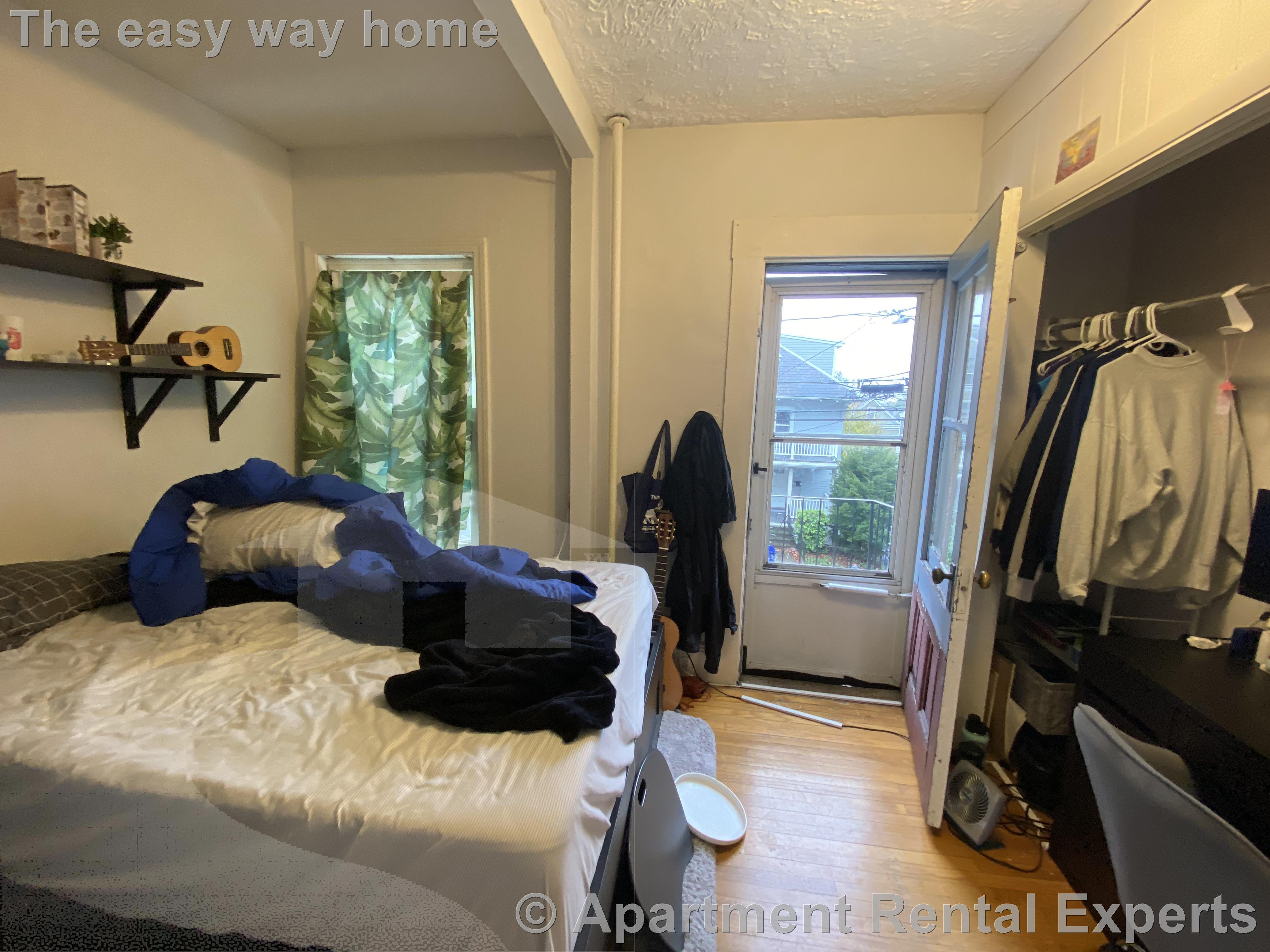 15 Curtis Ave, Tufts