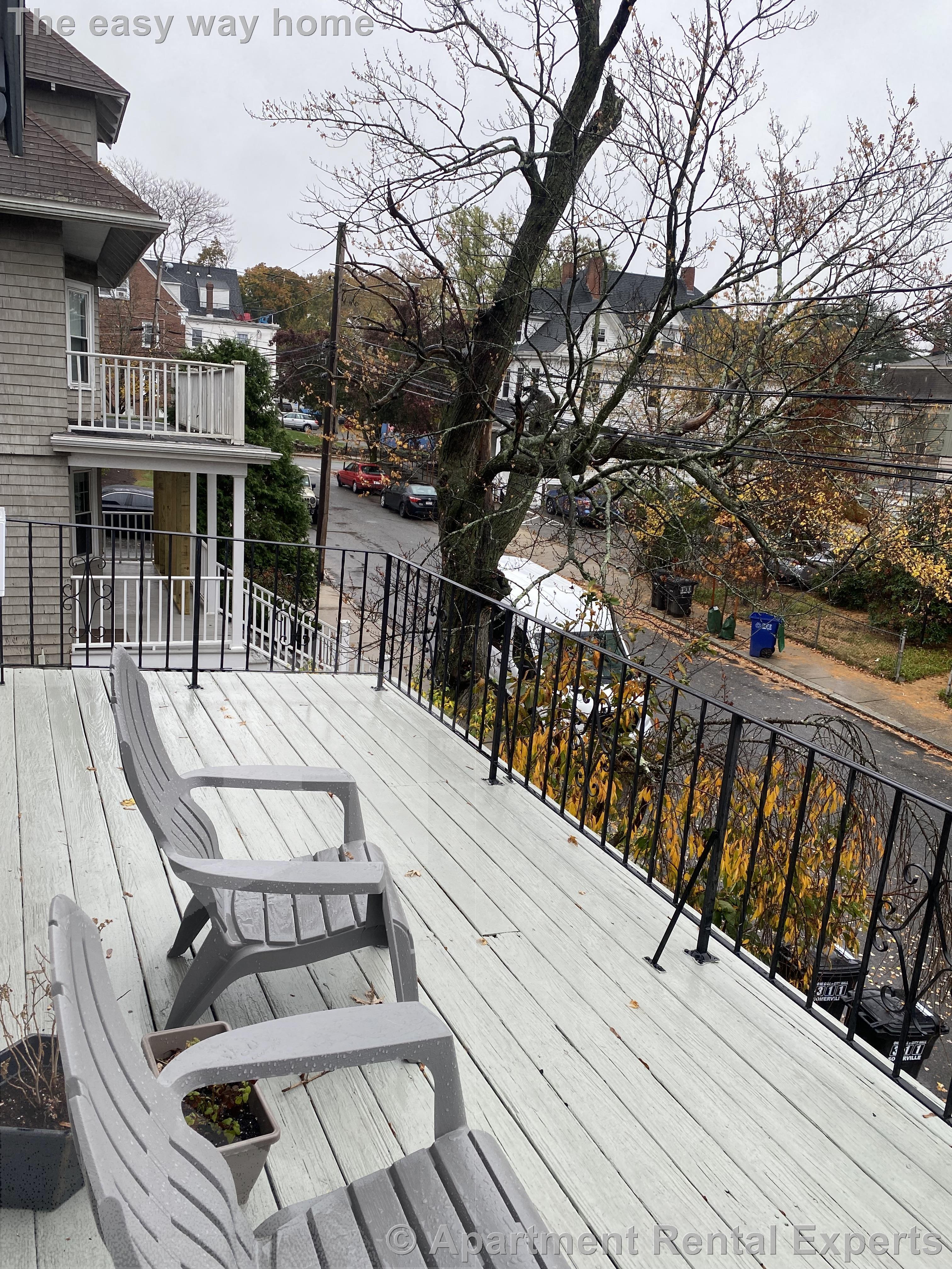 15 Curtis Ave, Tufts