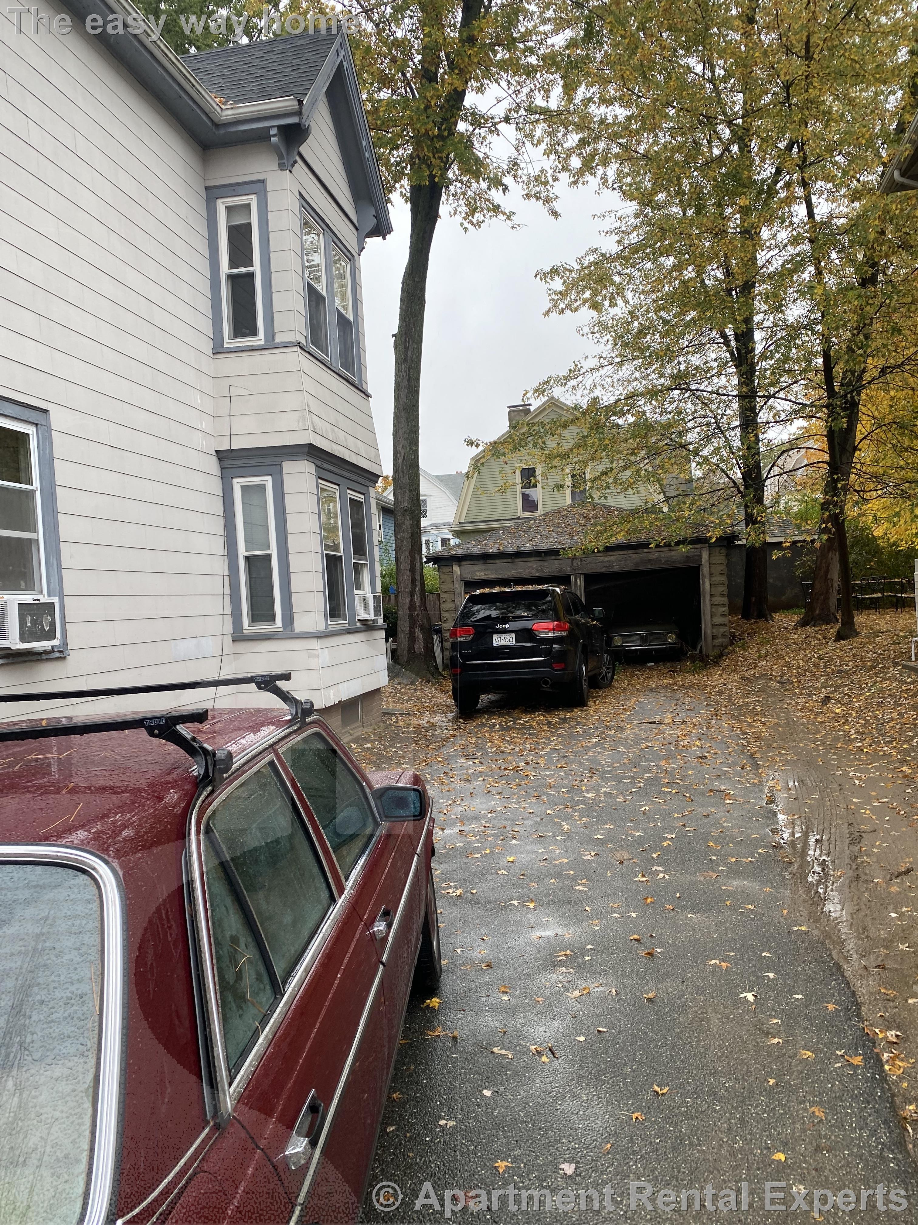 15 Curtis Ave, Tufts