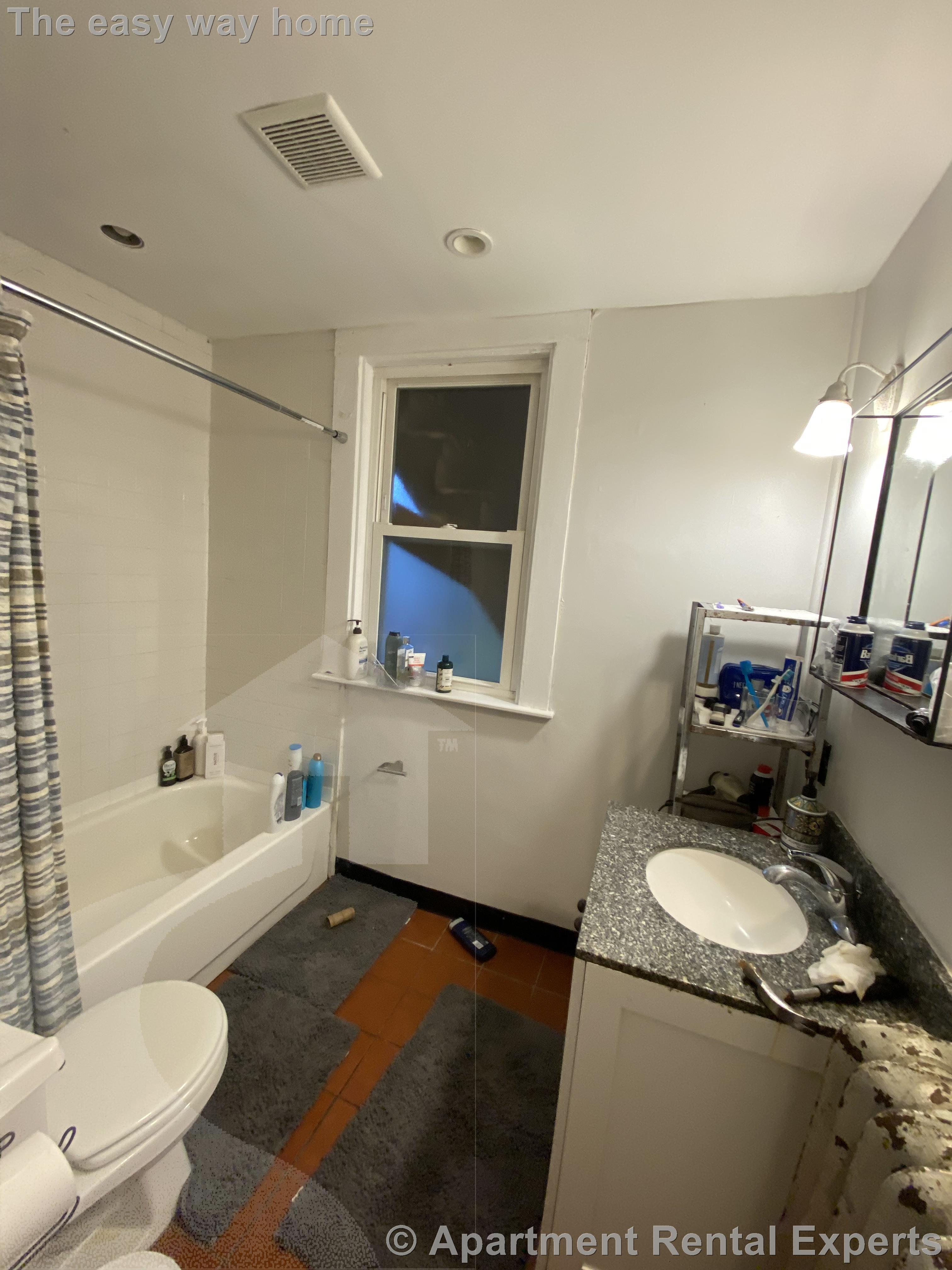 15 Curtis Ave, Tufts