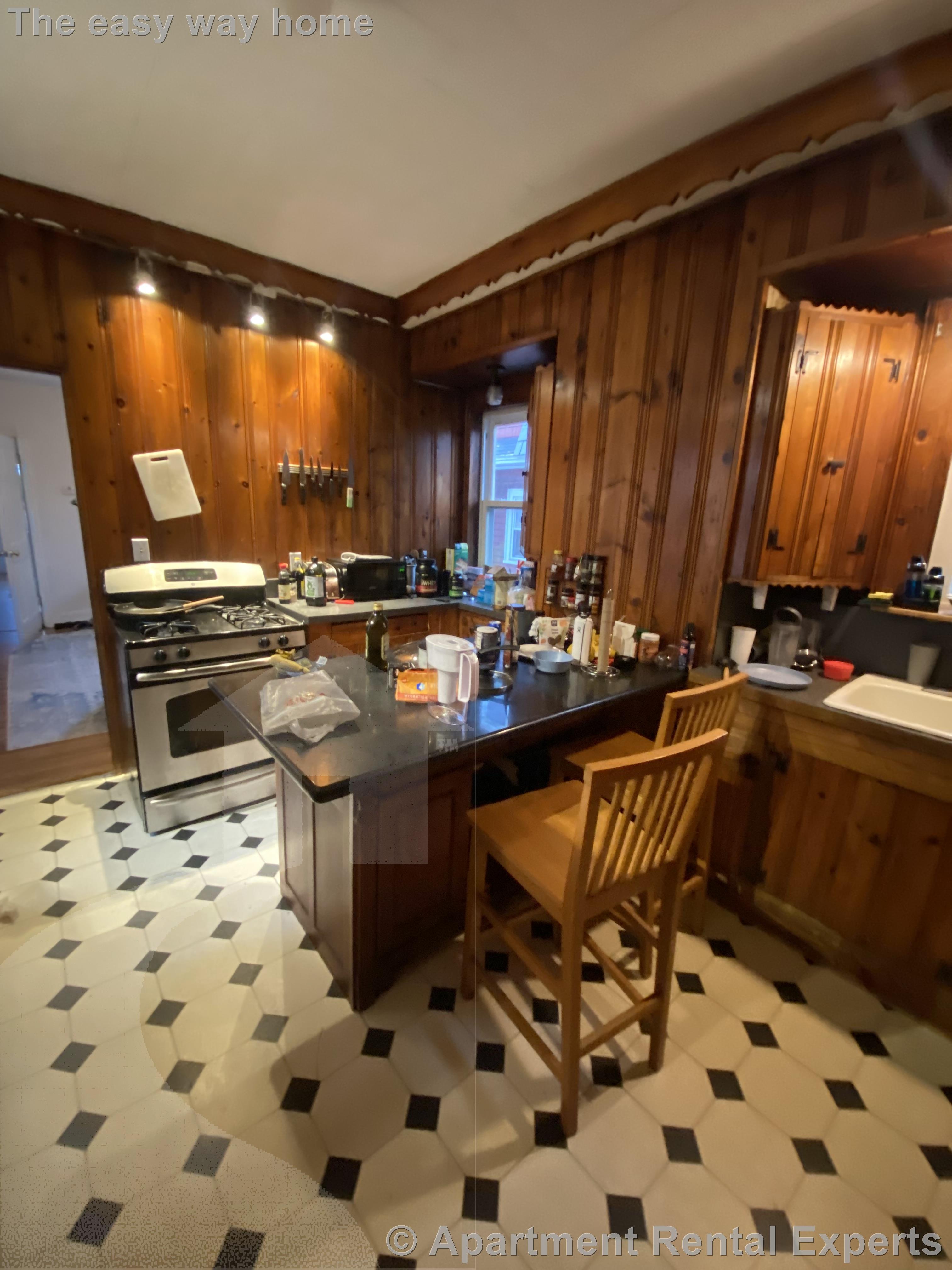 15 Curtis Ave, Tufts