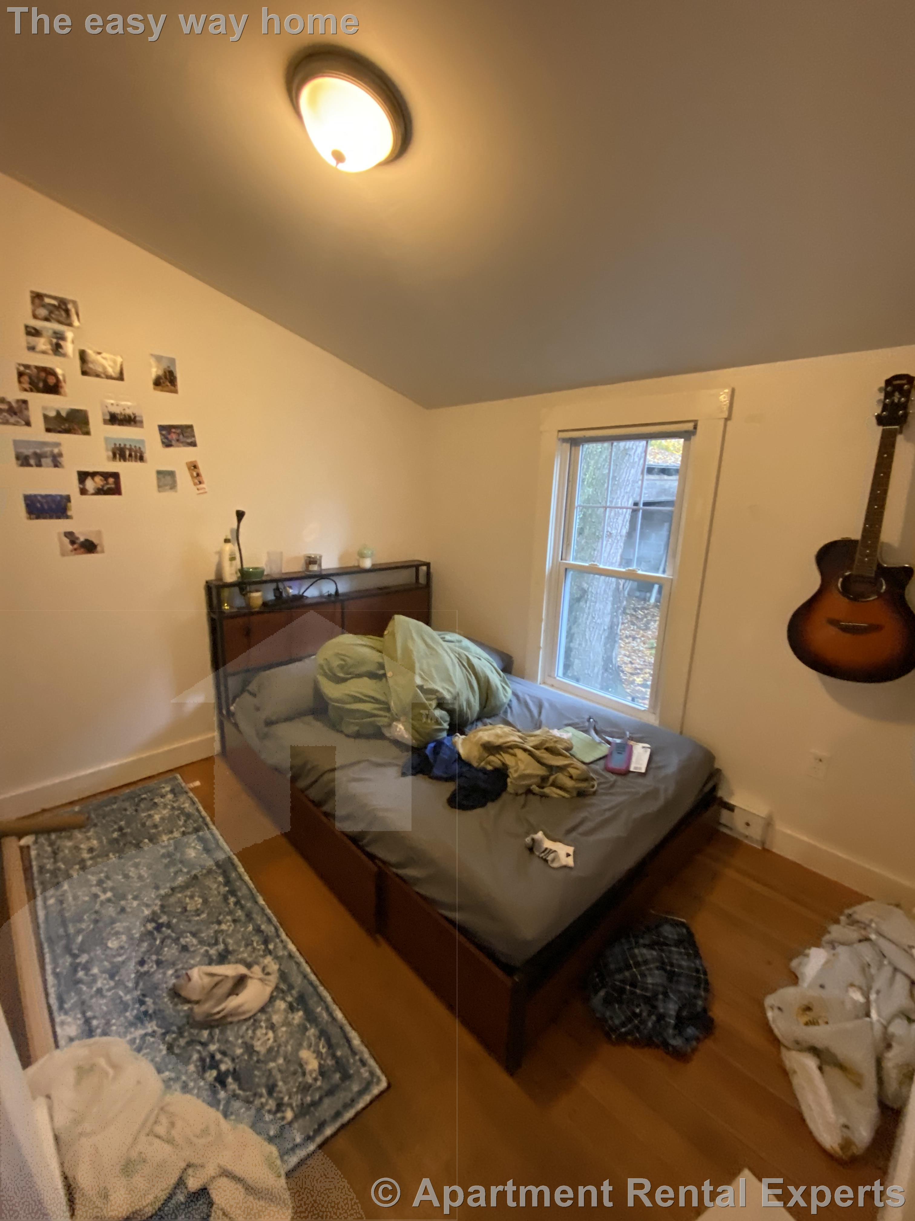 15 Curtis Ave, Tufts