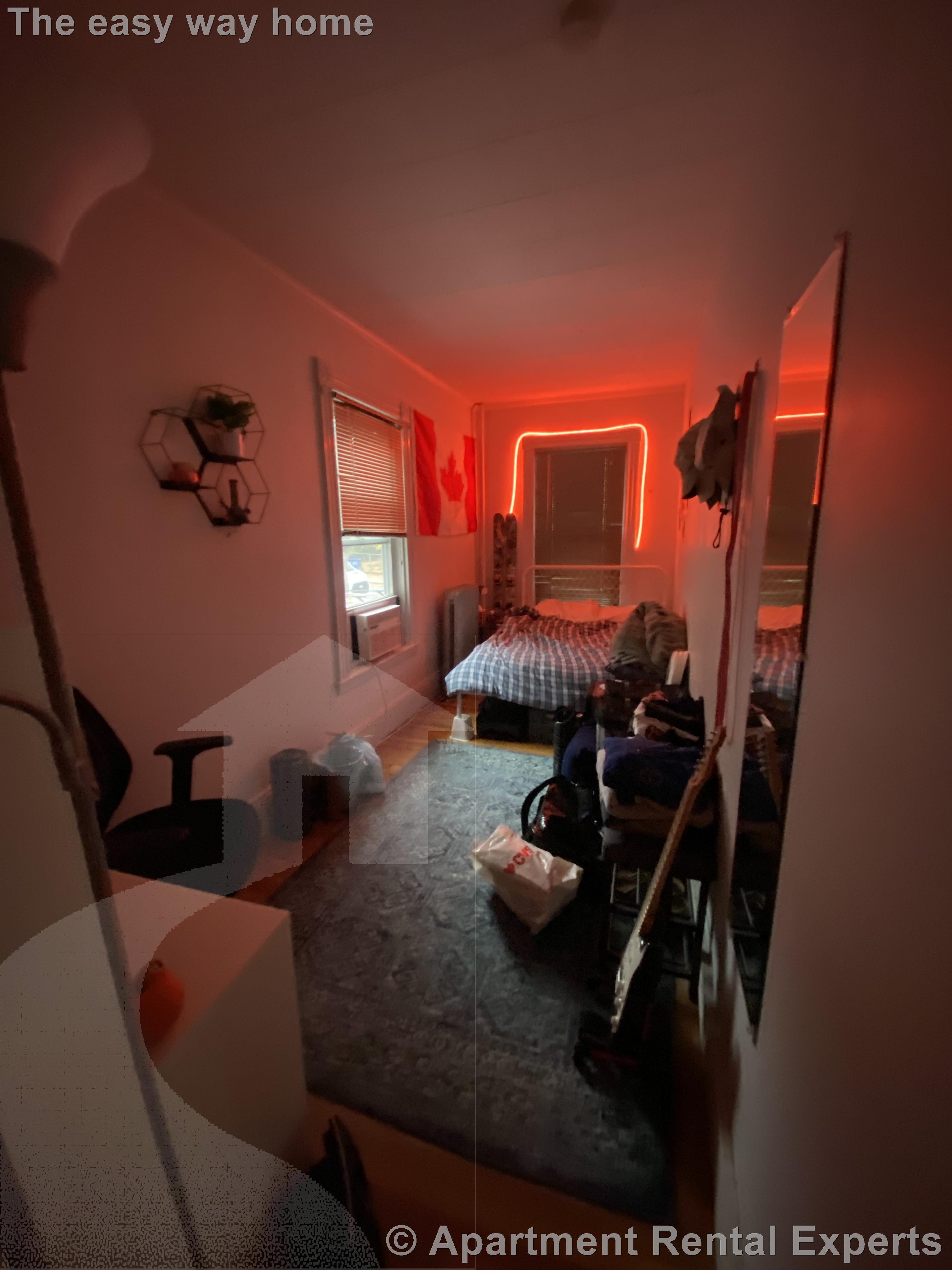 15 Curtis Ave, Tufts