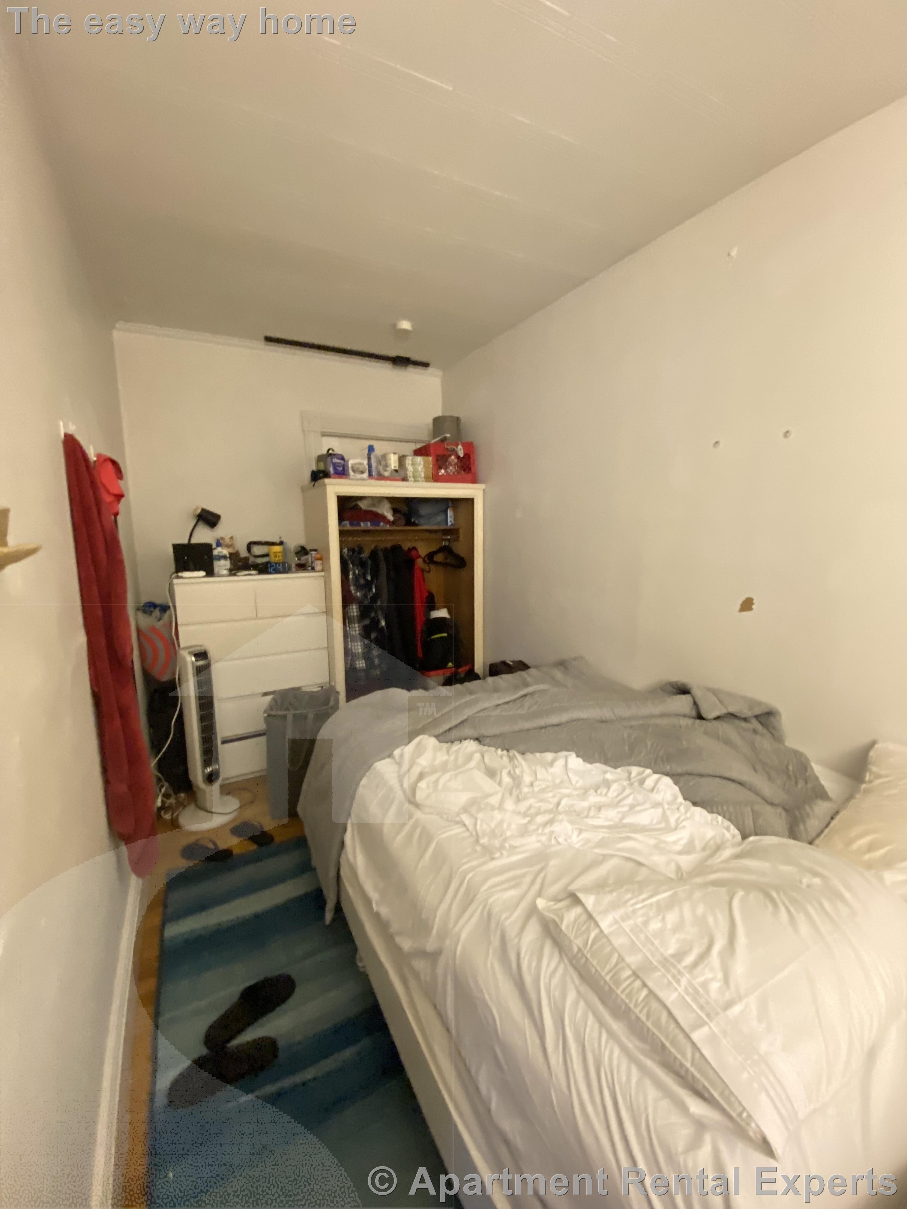 15 Curtis Ave, Tufts