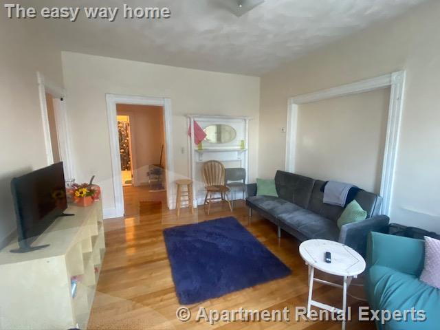 14 Fairmount St, Tufts