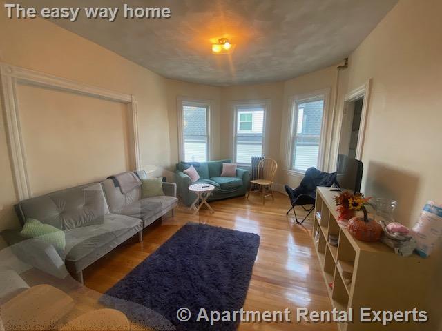 14 Fairmount St, Tufts